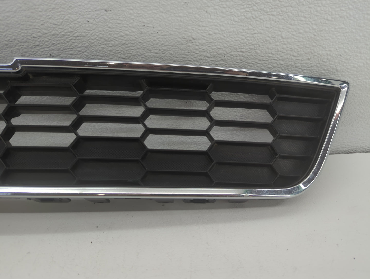 2012-2016 Chevrolet Sonic Front Grille Bumper Not Included - Oemusedautoparts1.com