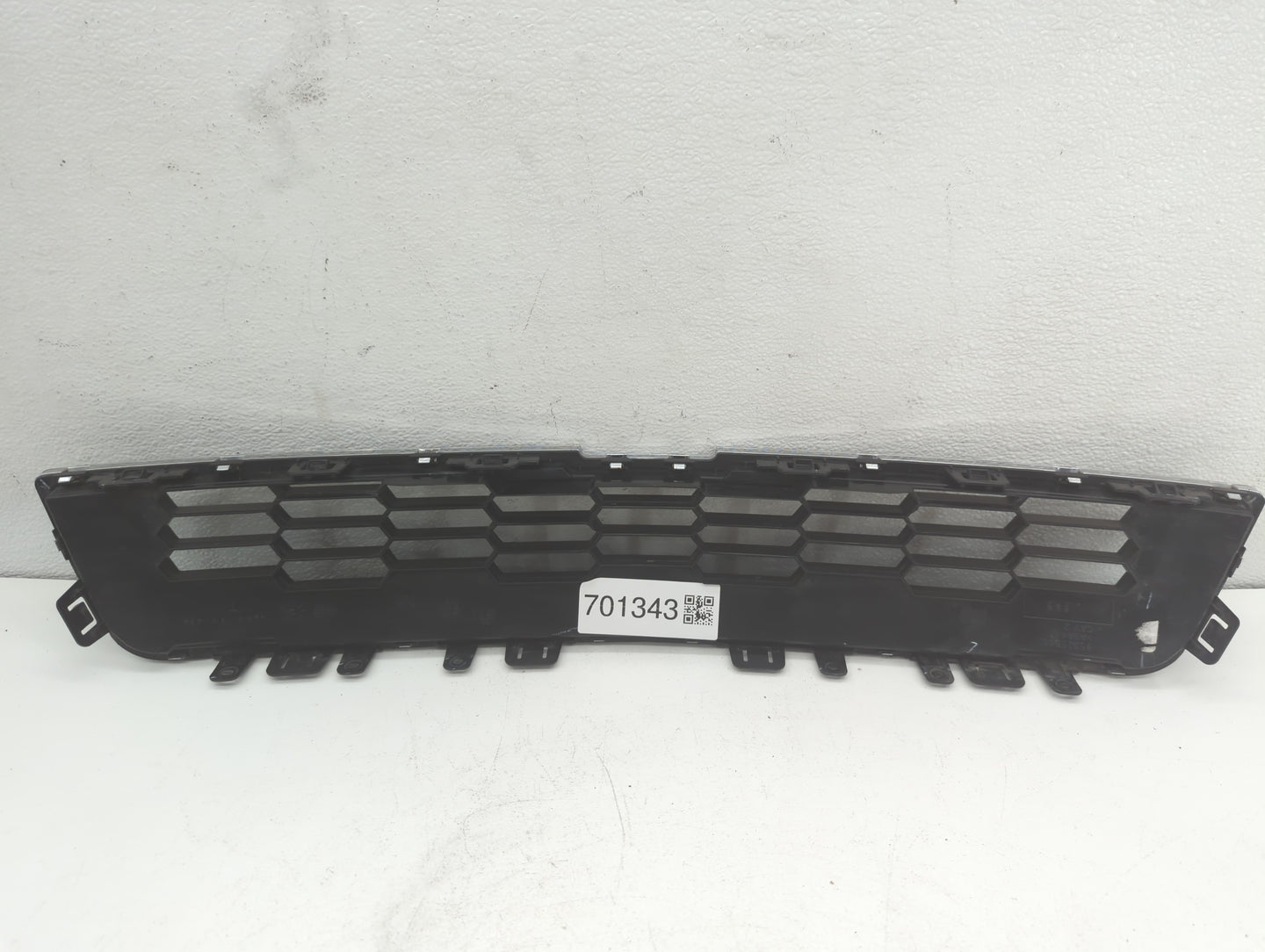 2012-2016 Chevrolet Sonic Front Grille Bumper Not Included - Oemusedautoparts1.com