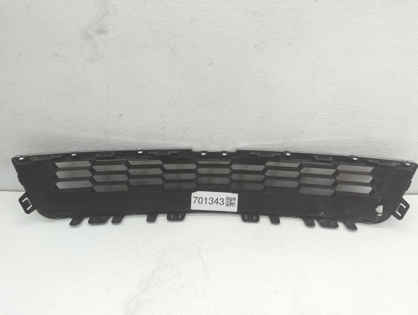 2012-2016 Chevrolet Sonic Front Grille Bumper Not Included - Oemusedautoparts1.com
