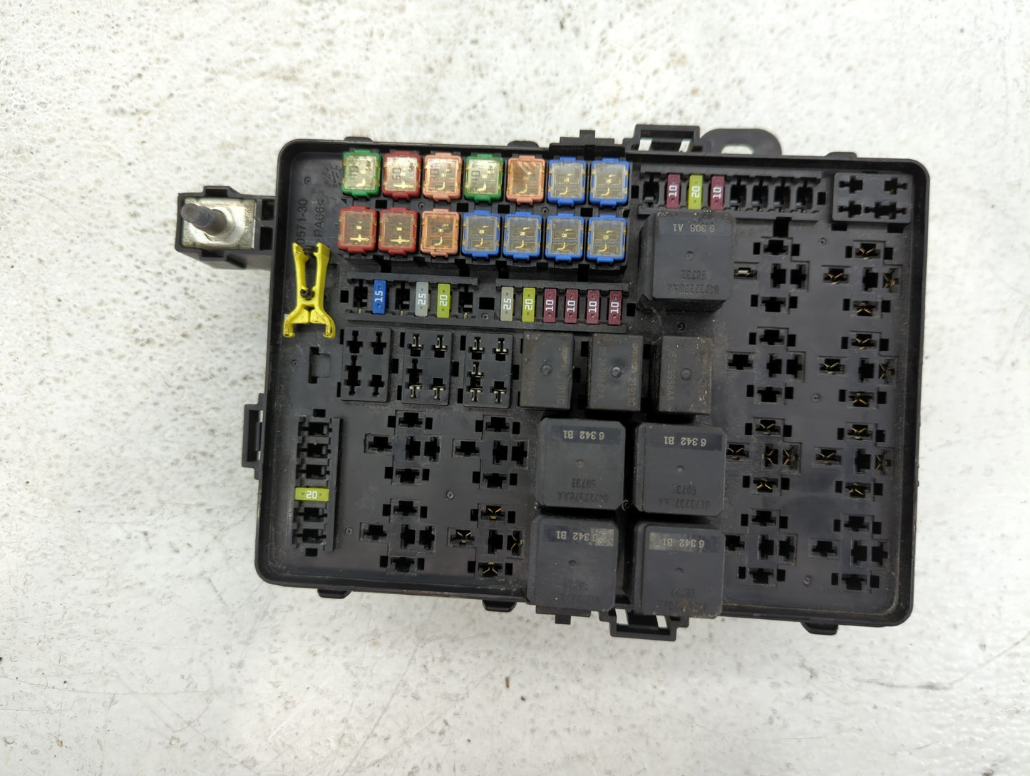 2014-2016 Chevrolet Sonic Fusebox Fuse Box Panel Relay Module P/N:P68304824AD Fits Fits 2014 2015 2016 OEM Used Auto Parts -