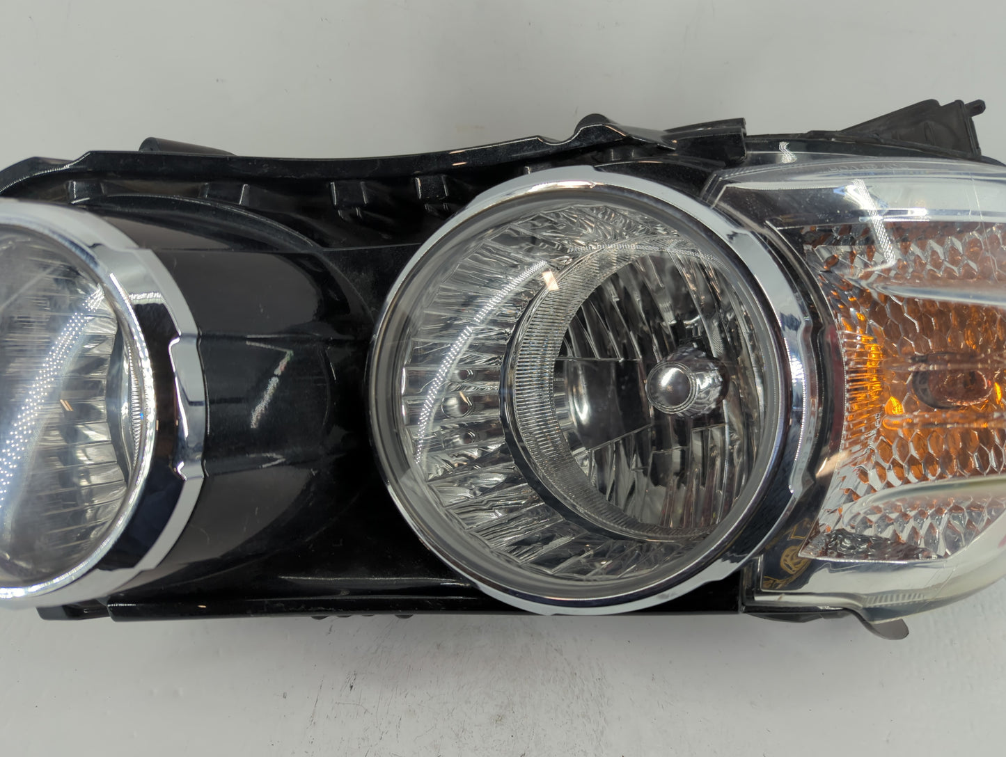 2016-2016 Chevrolet Sonic Passenger Right Oem Head Light Headlight Lamp - Oemusedautoparts1.com