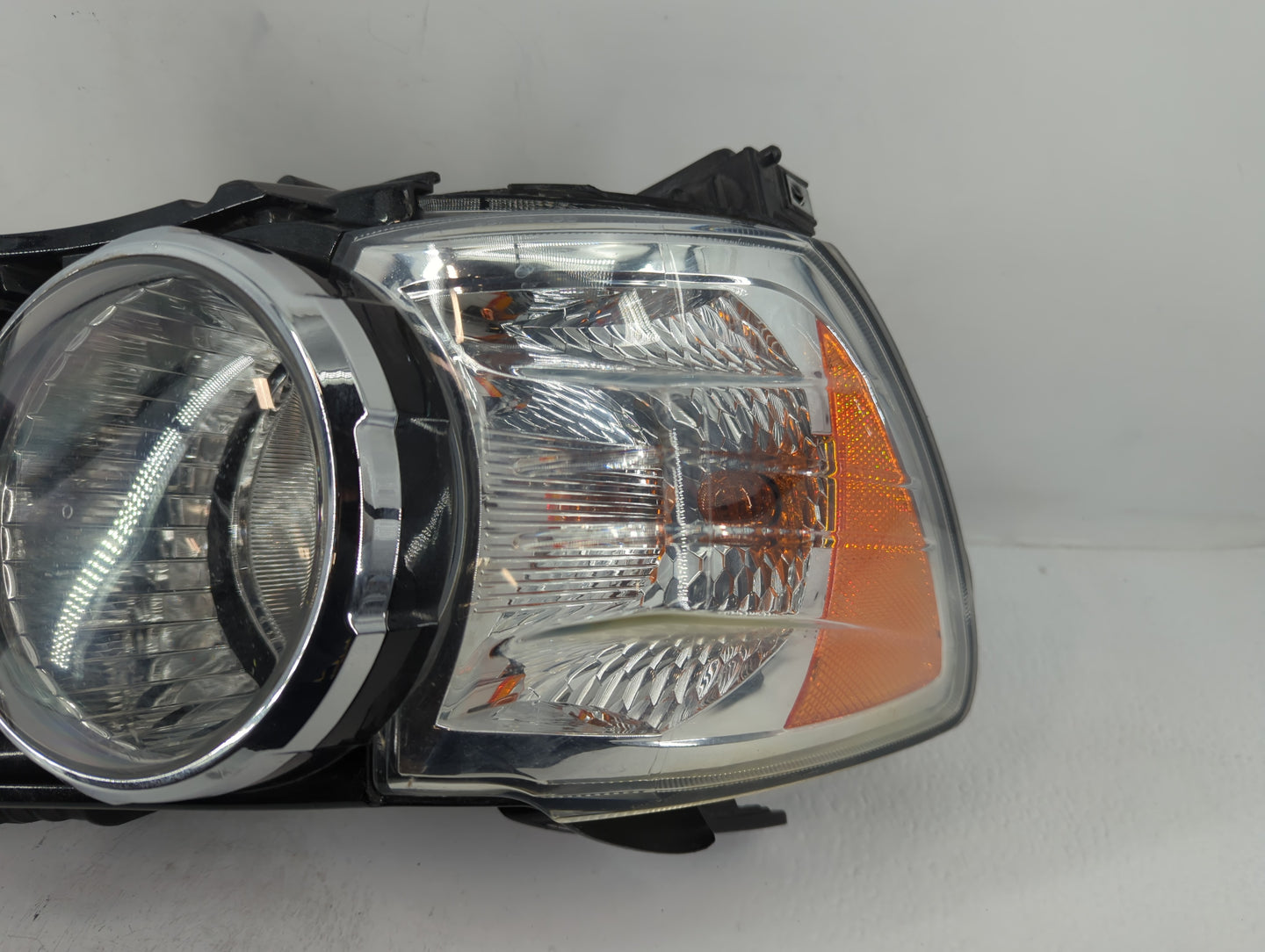 2016-2016 Chevrolet Sonic Passenger Right Oem Head Light Headlight Lamp - Oemusedautoparts1.com