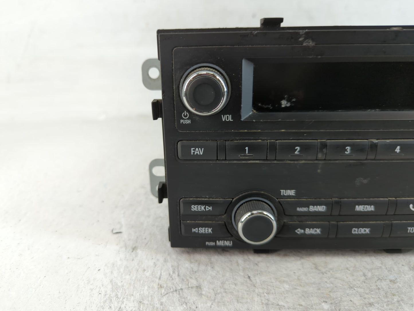 2015-2016 Chevrolet Sonic Radio AM FM Cd Player Receiver Replacement P/N:42422654 Fits Fits 2015 2016 OEM Used Auto Parts - 
