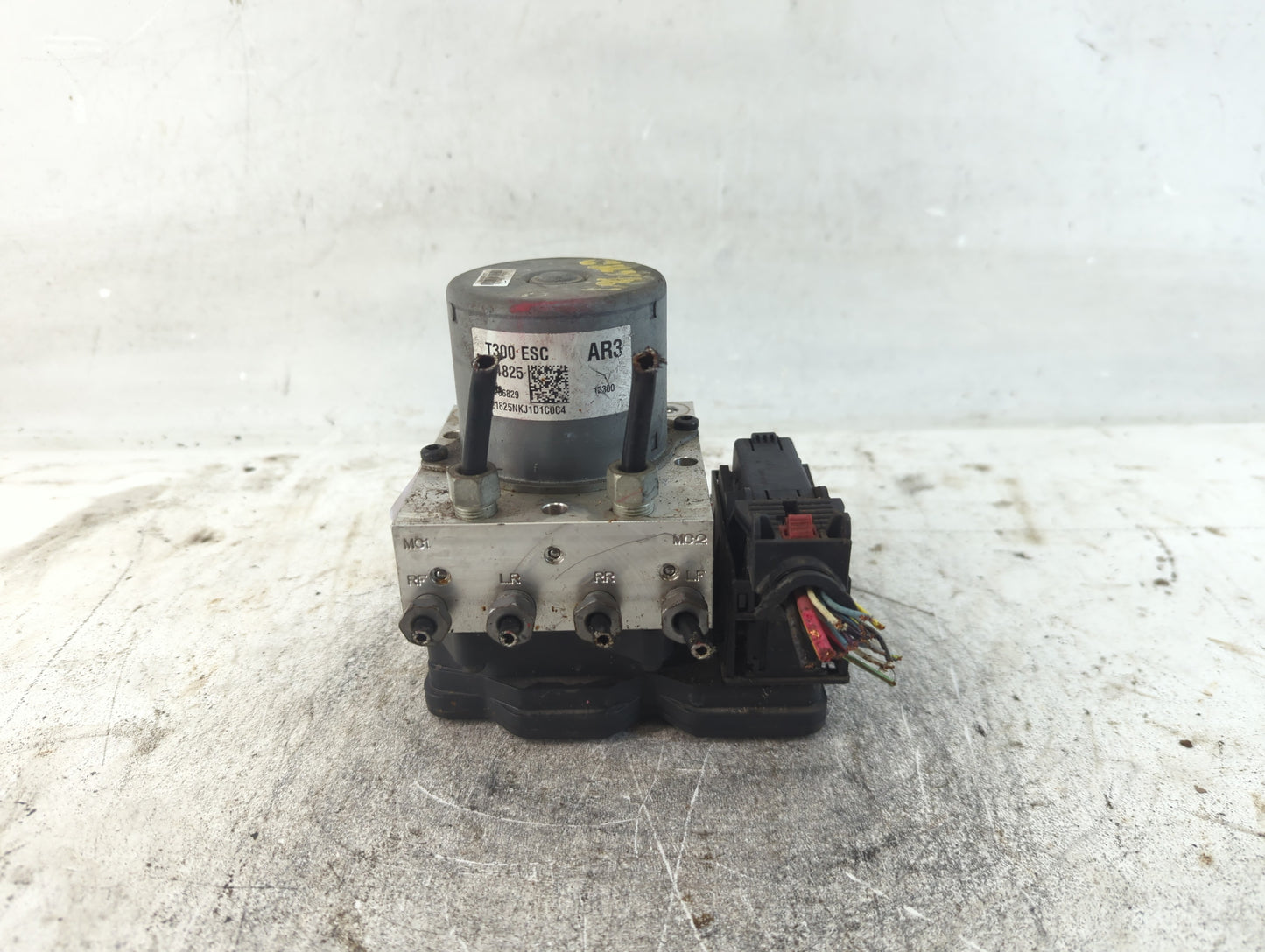 2015-2016 Chevrolet Sonic ABS Pump Control Module Replacement P/N:94781825 Fits Fits 2015 2016 OEM Used Auto Parts - Oemused