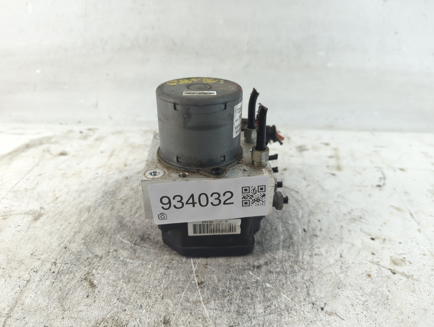 2015-2016 Chevrolet Sonic ABS Pump Control Module Replacement P/N:94781825 Fits Fits 2015 2016 OEM Used Auto Parts - Oemused