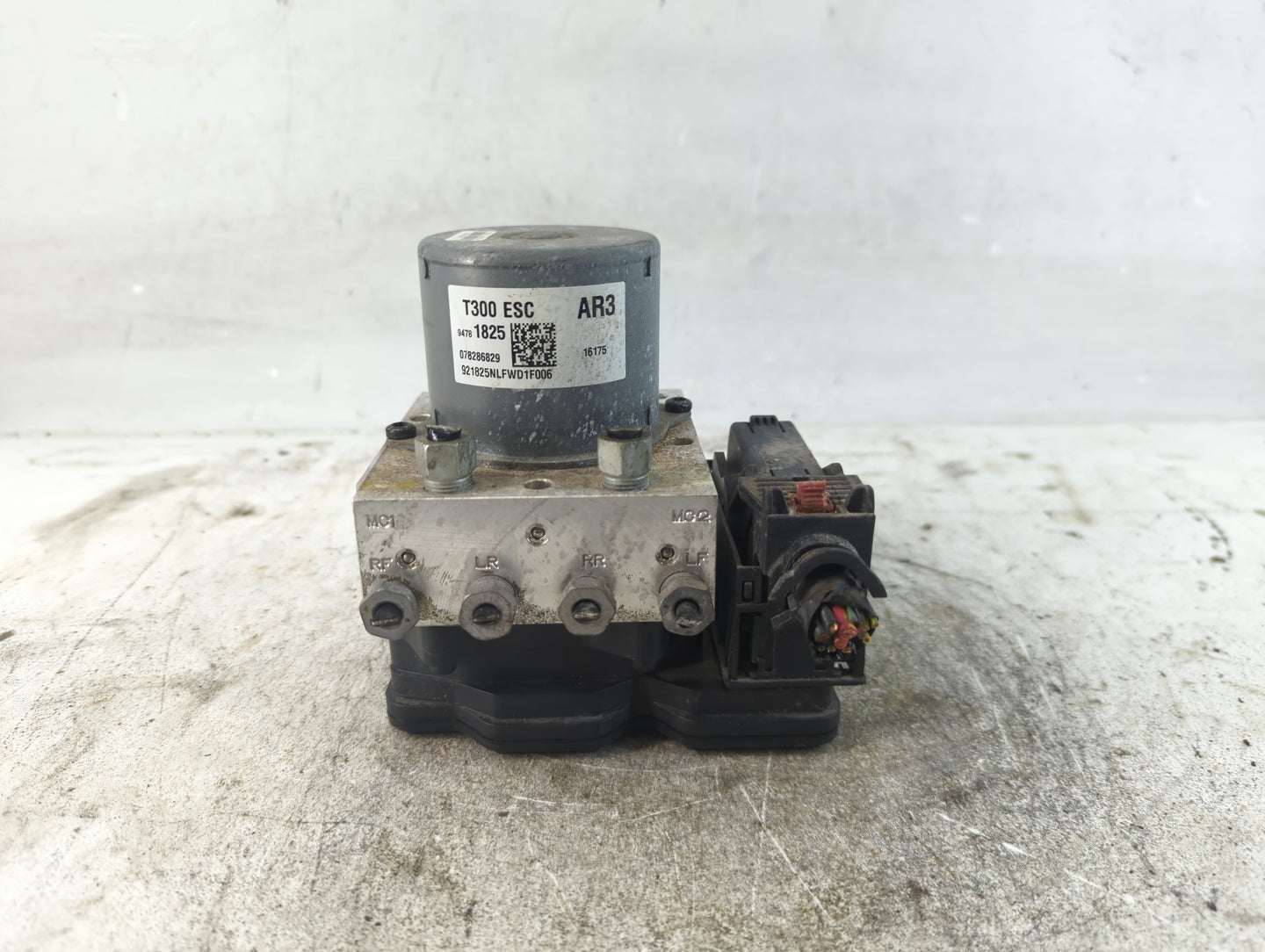 2015-2016 Chevrolet Sonic ABS Pump Control Module Replacement P/N:94781825 Fits Fits 2015 2016 OEM Used Auto Parts - Oemused