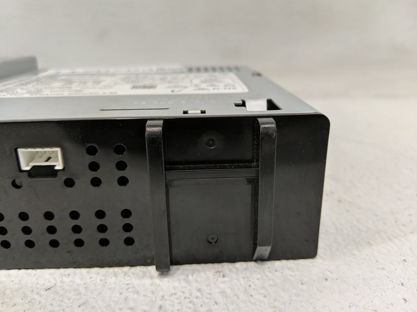 2016 Chevrolet Spark Radio AM FM Cd Player Receiver Replacement P/N:42422246 Fits OEM Used Auto Parts - Oemusedautoparts1.co