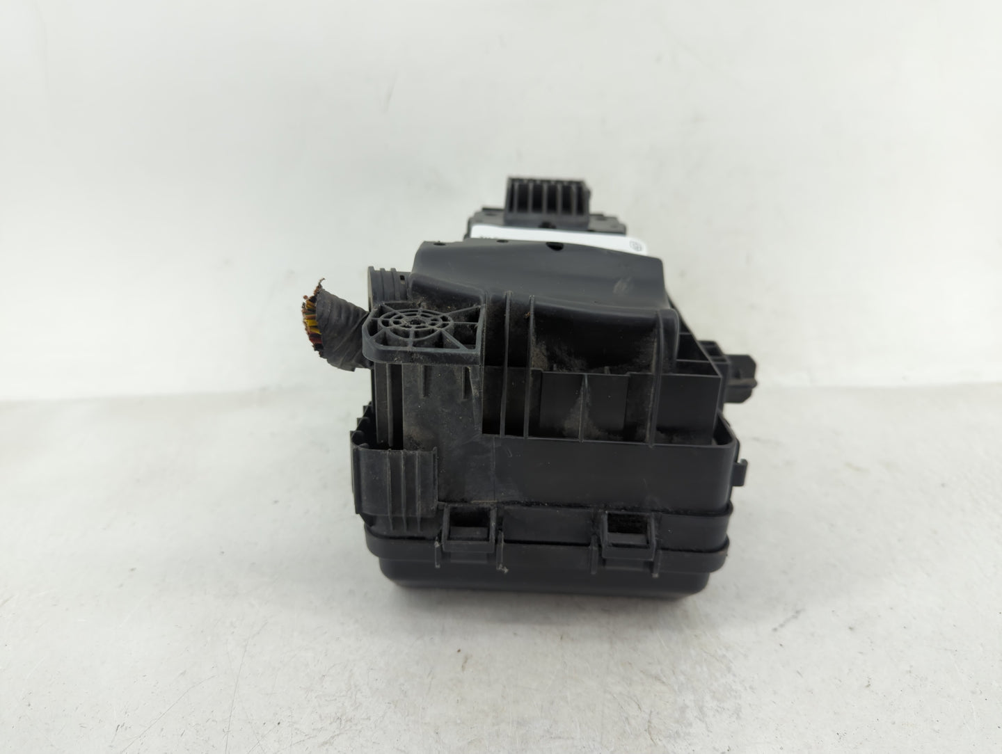 2016 Chevrolet Spark Fusebox Fuse Box Panel Relay Module P/N:42428755 Fits OEM Used Auto Parts - Oemusedautoparts1.com