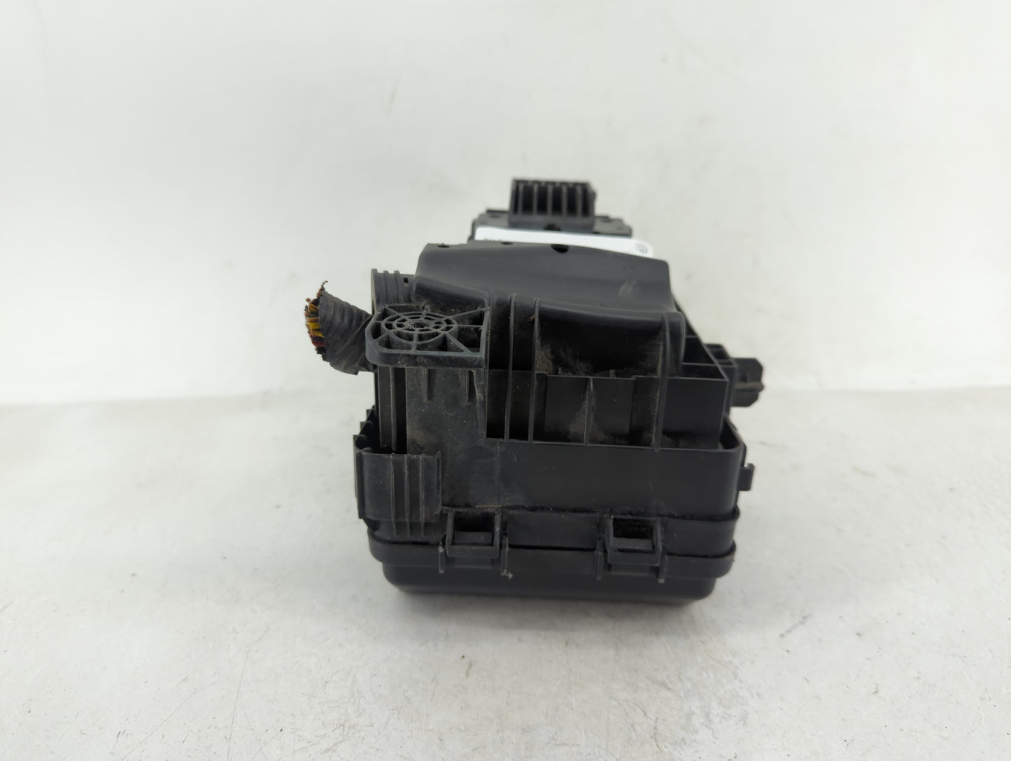 2016 Chevrolet Spark Fusebox Fuse Box Panel Relay Module P/N:42428755 Fits OEM Used Auto Parts - Oemusedautoparts1.com