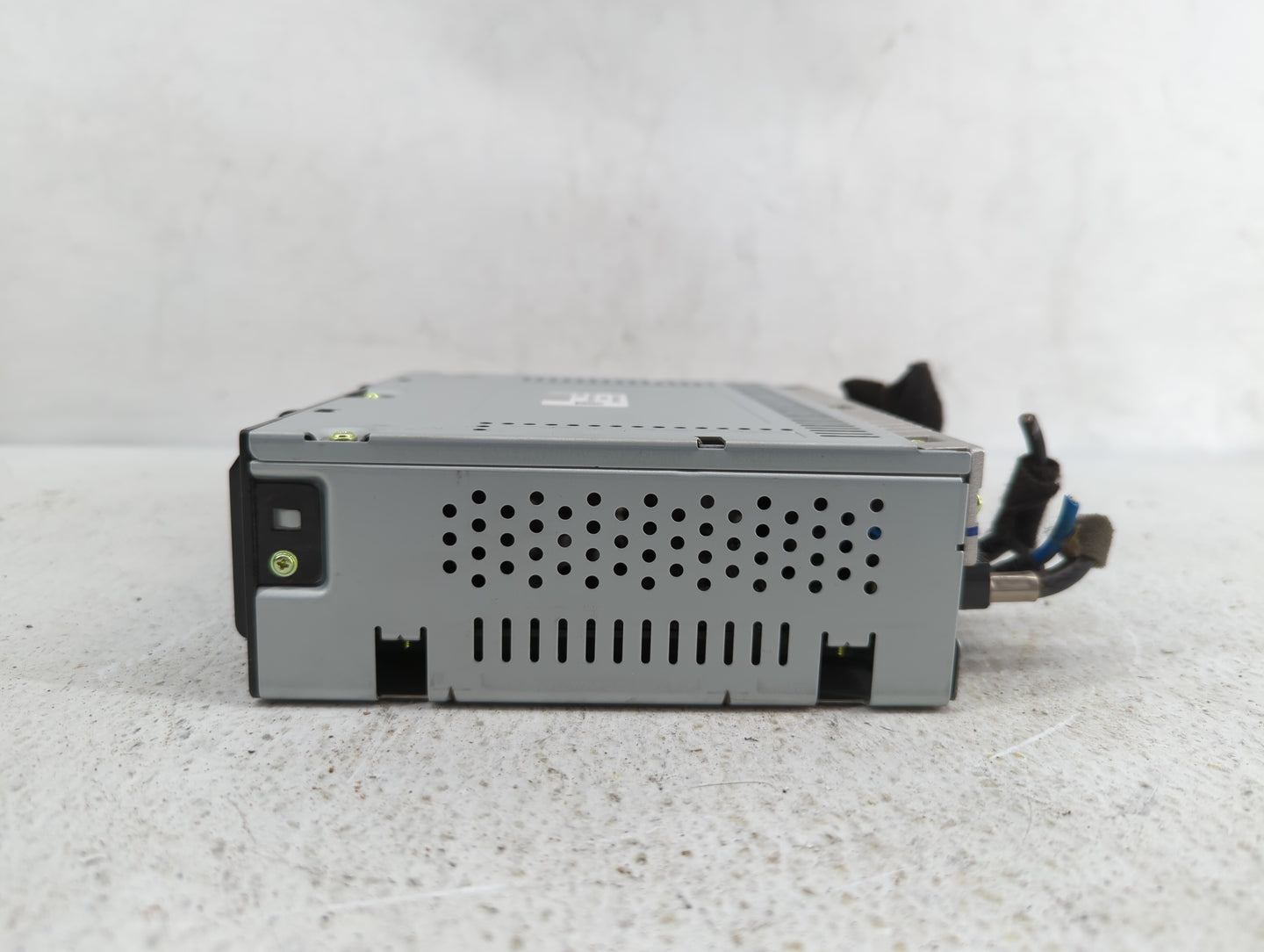 2016-2016 Chevrolet Spark Am Fm Cd Player Radio Receiver - Oemusedautoparts1.com