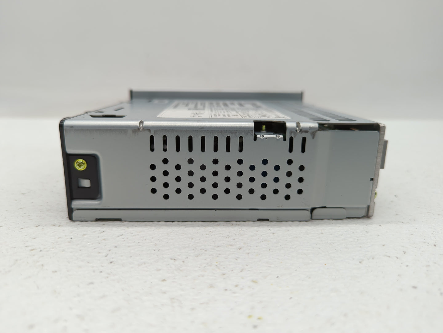 2016 Chevrolet Spark Radio AM FM Cd Player Receiver Replacement P/N:42422244 42456922, 42473827 Fits OEM Used Auto Parts - O