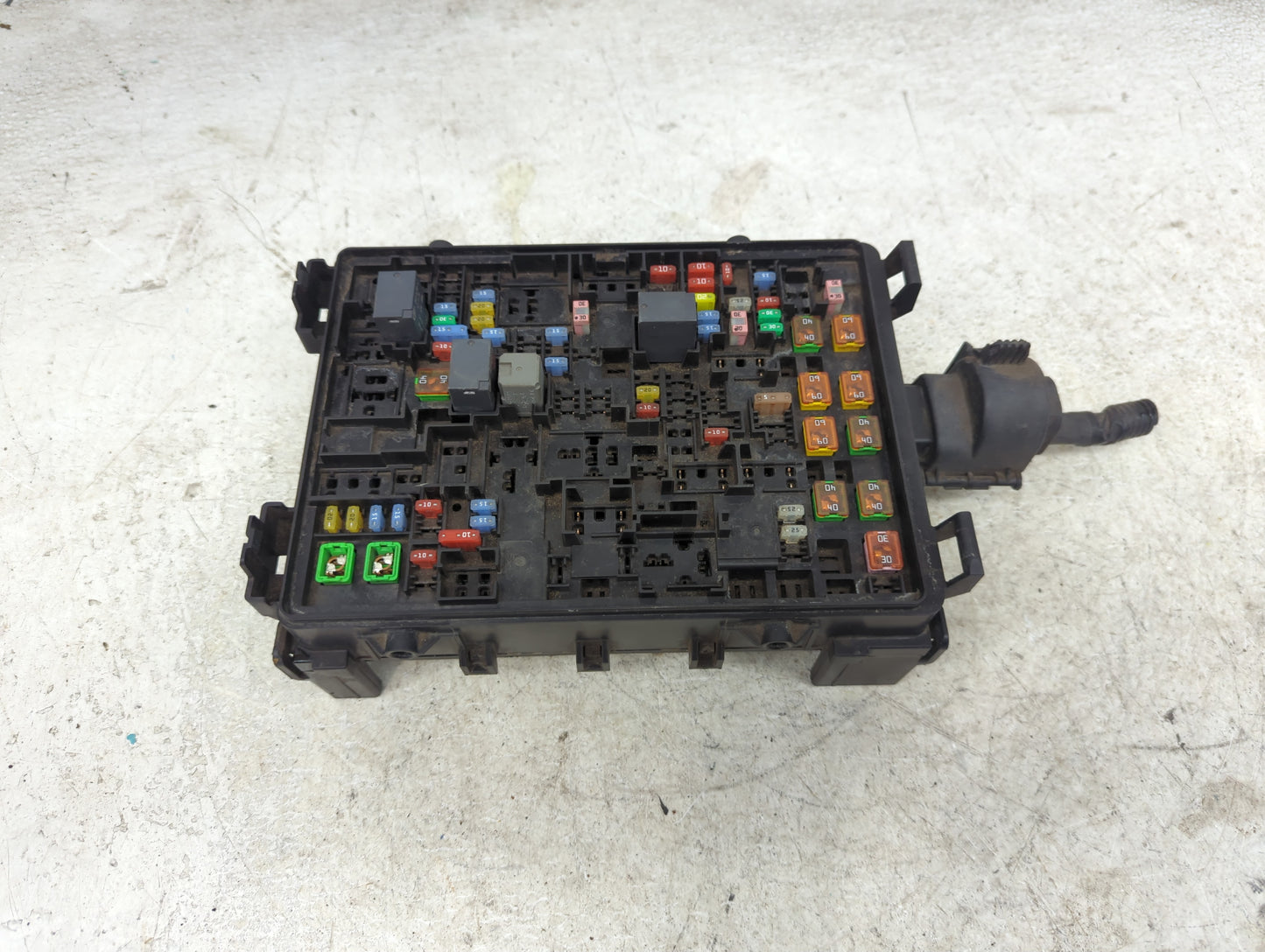 2016 Chevrolet Suburban Fusebox Fuse Box Panel Relay Module P/N:23418066 Fits Fits 2015 2017 2018 2019 2020 OEM Used Auto Pa