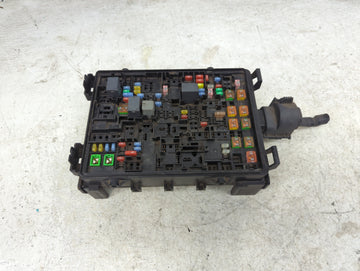 2016 Chevrolet Suburban Fusebox Fuse Box Panel Relay Module P/N:23418066 Fits Fits 2015 2017 2018 2019 2020 OEM Used Auto Pa
