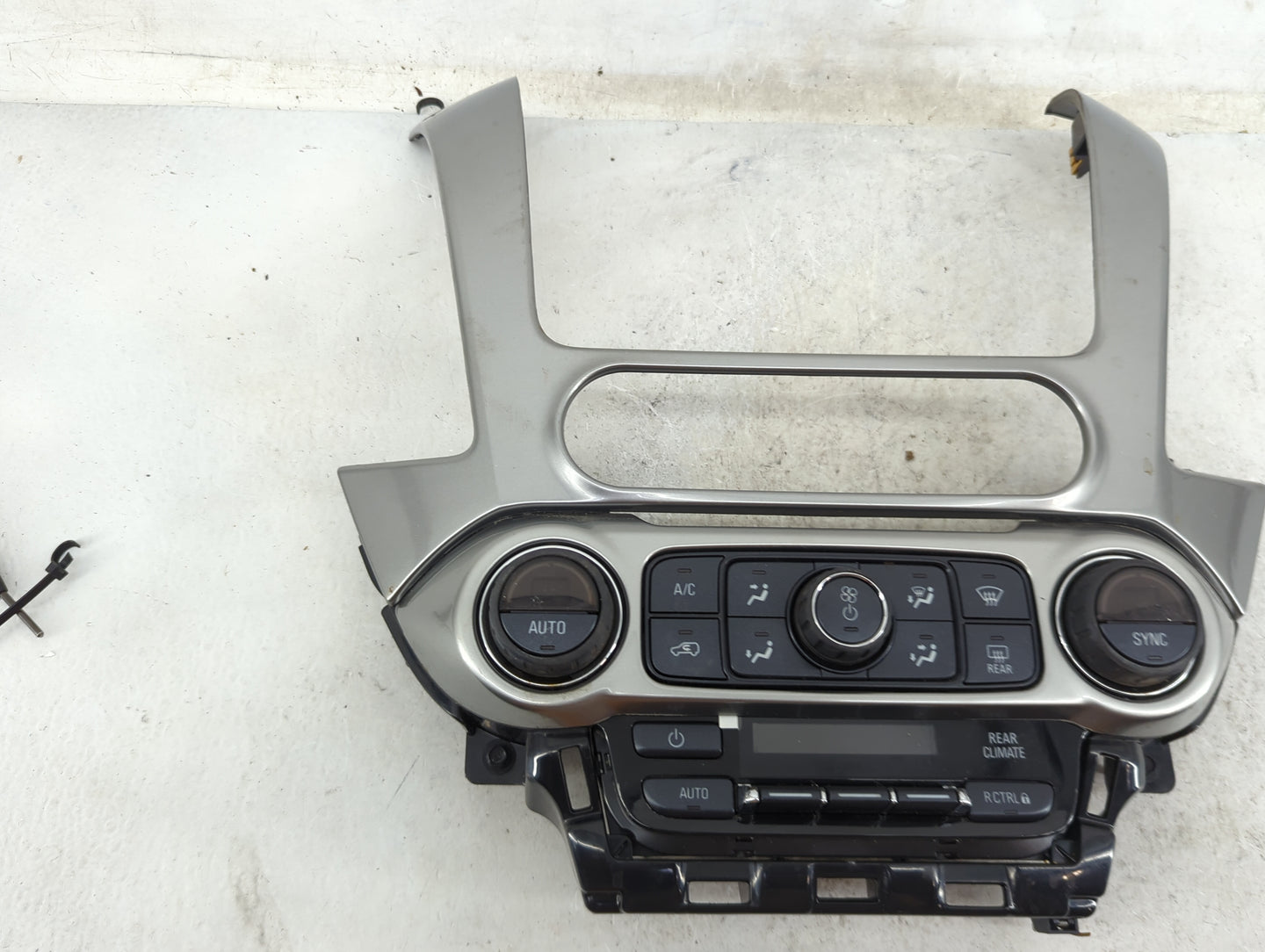 2016-2017 Chevrolet Suburban Climate Control Module Temperature AC/Heater Replacement P/N:23237117 Fits Fits 2015 2016 2017 