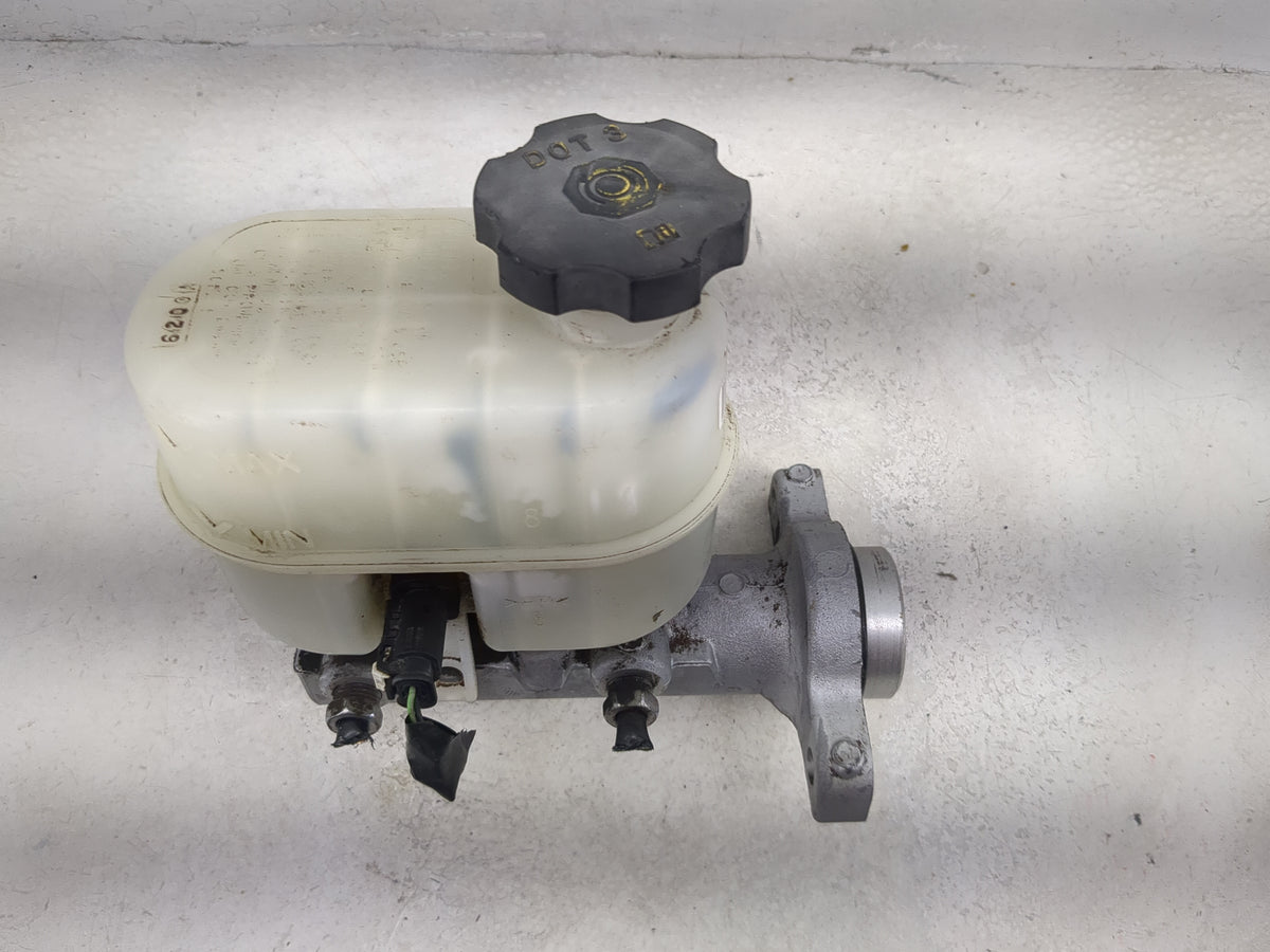 Chevrolet Suburban Brake Master Cylinder 1491990 - Oemusedautoparts1.com