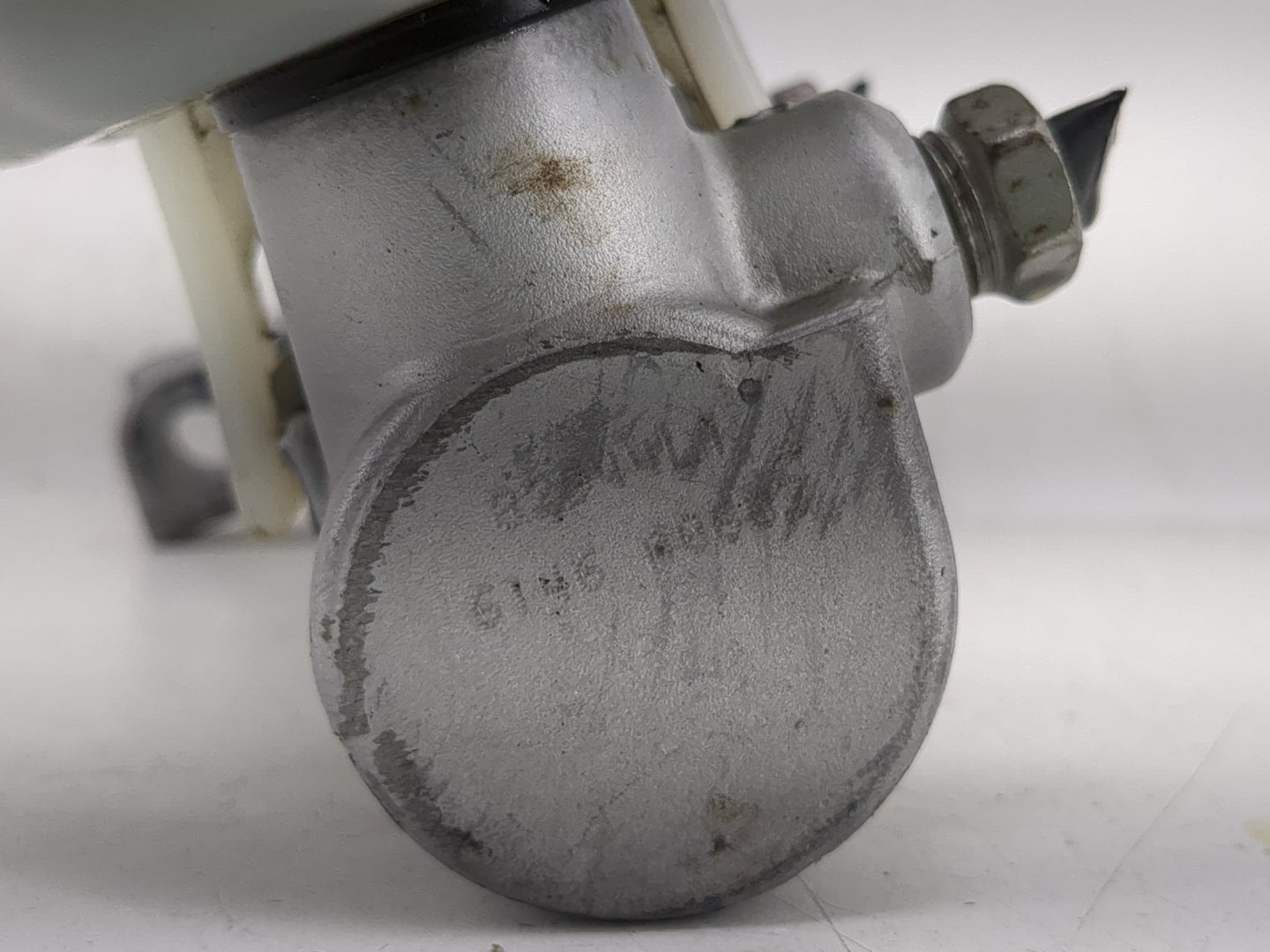 Chevrolet Suburban 1500 Brake Master Cylinder 1208600 - Oemusedautoparts1.com