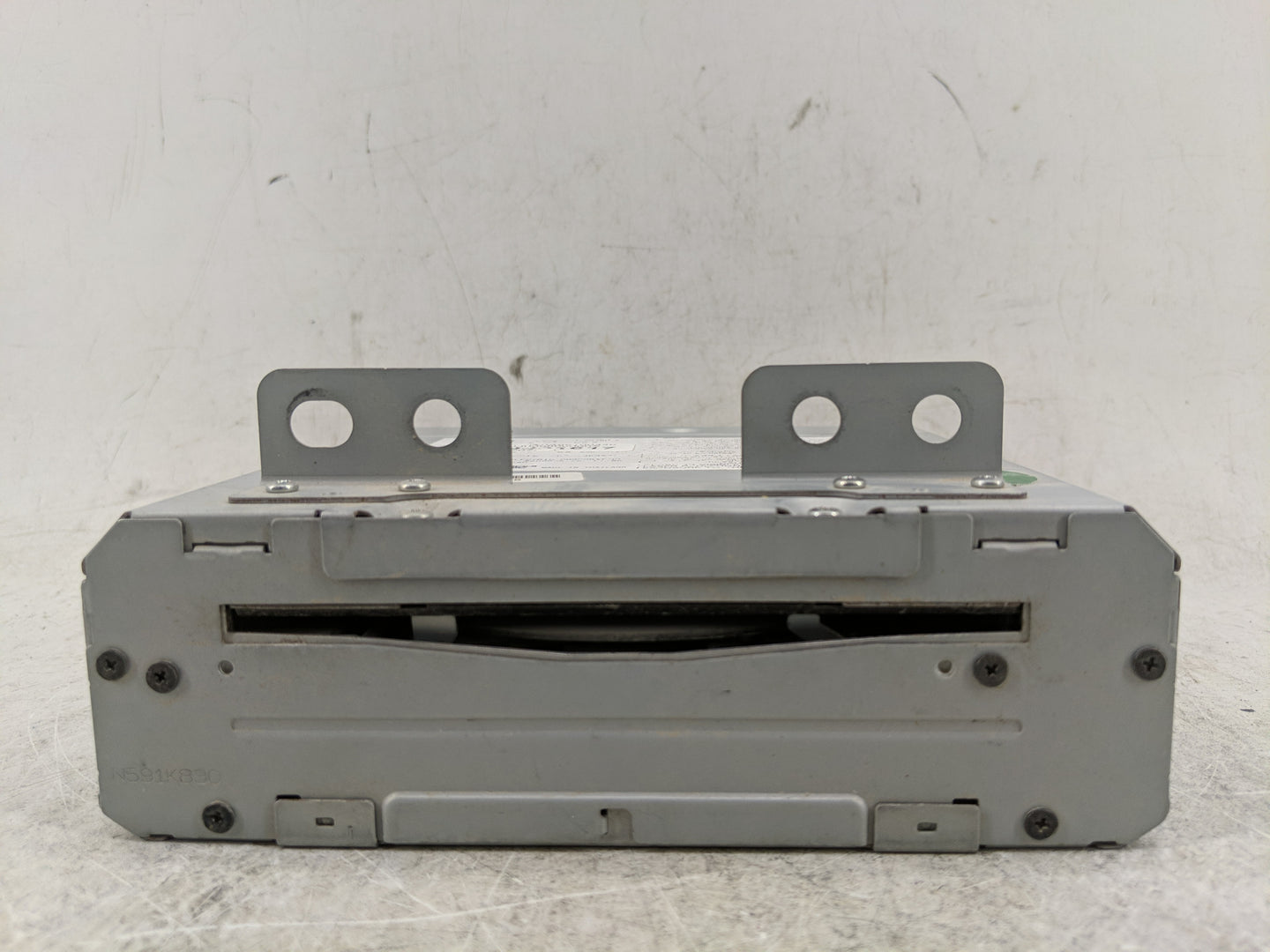 2016 Chevrolet Suburban 1500 Radio AM FM Cd Player Receiver Replacement P/N:P050648164AB Fits OEM Used Auto Parts - Oemuseda