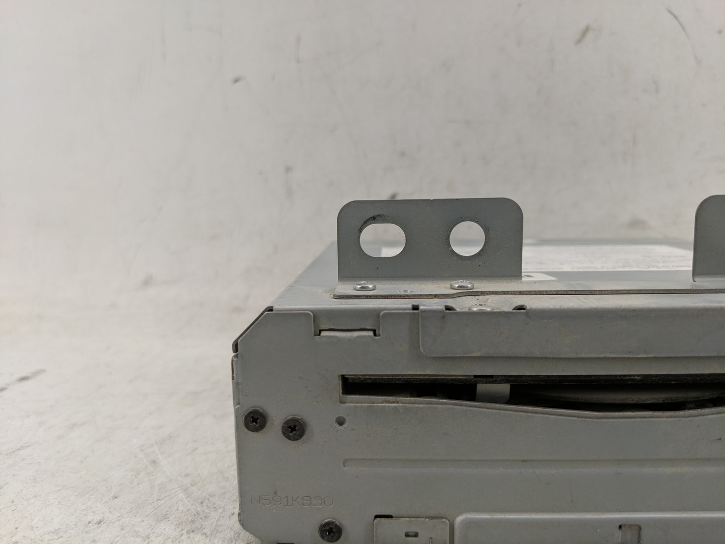 2016 Chevrolet Suburban 1500 Radio AM FM Cd Player Receiver Replacement P/N:P050648164AB Fits OEM Used Auto Parts - Oemuseda