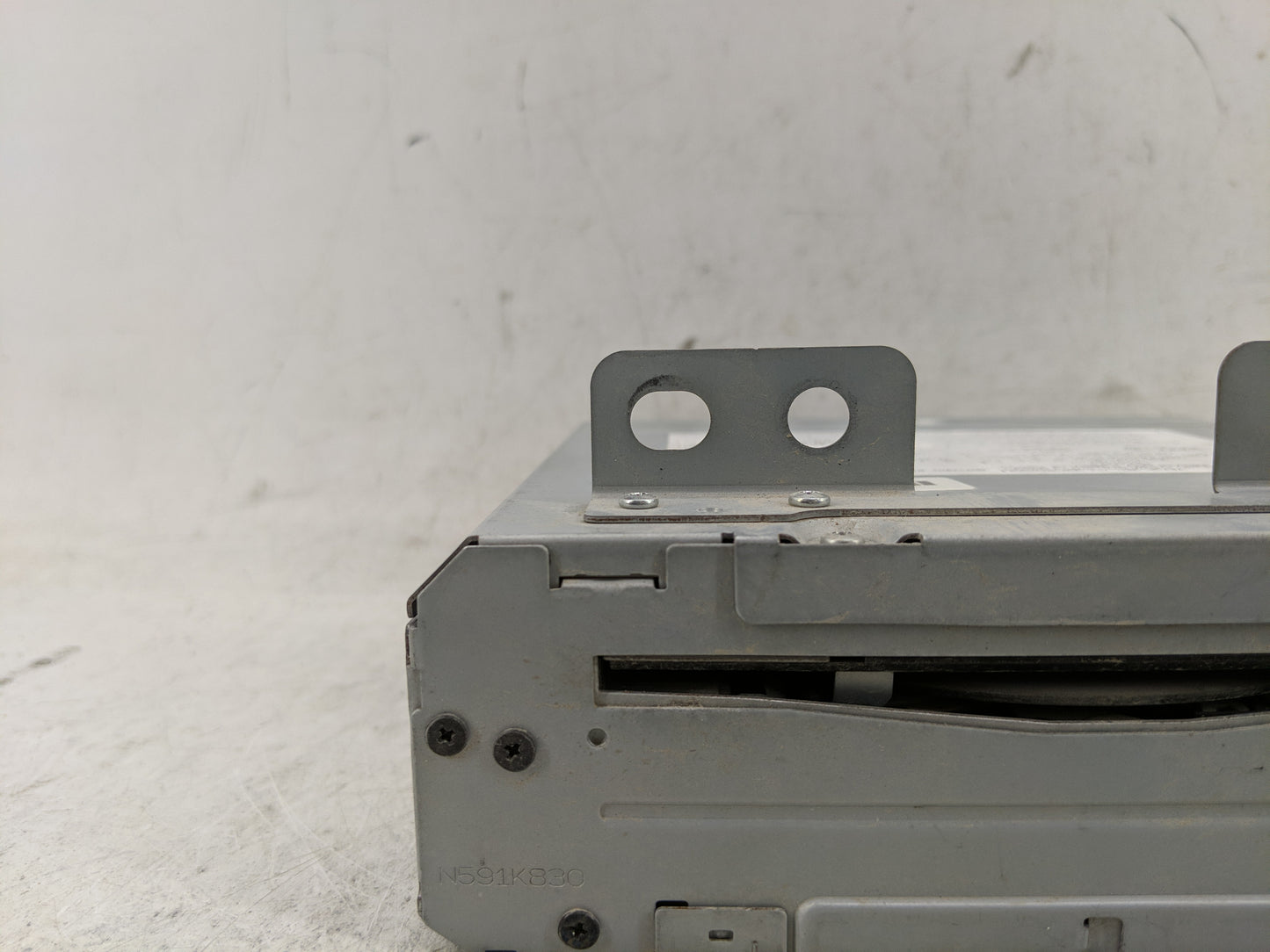 2016 Chevrolet Suburban 1500 Radio AM FM Cd Player Receiver Replacement P/N:P050648164AB Fits OEM Used Auto Parts - Oemuseda