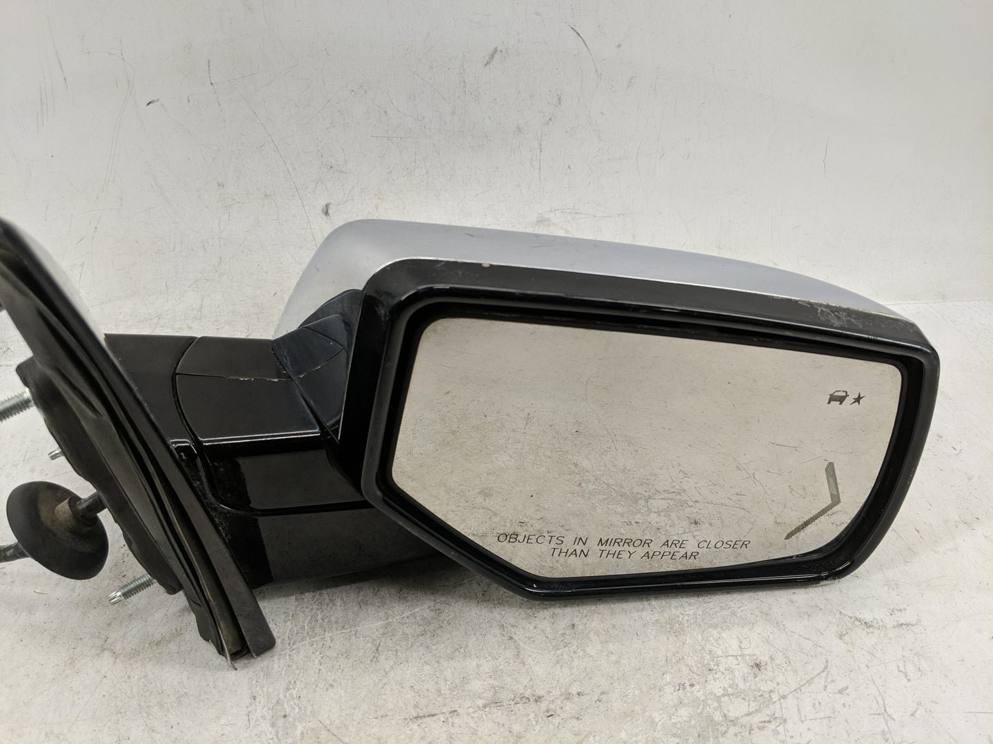 2016 Chevrolet Suburban 1500 Side Mirror Replacement Passenger Right View Door Mirror P/N:772992 Fits OEM Used Auto Parts - 