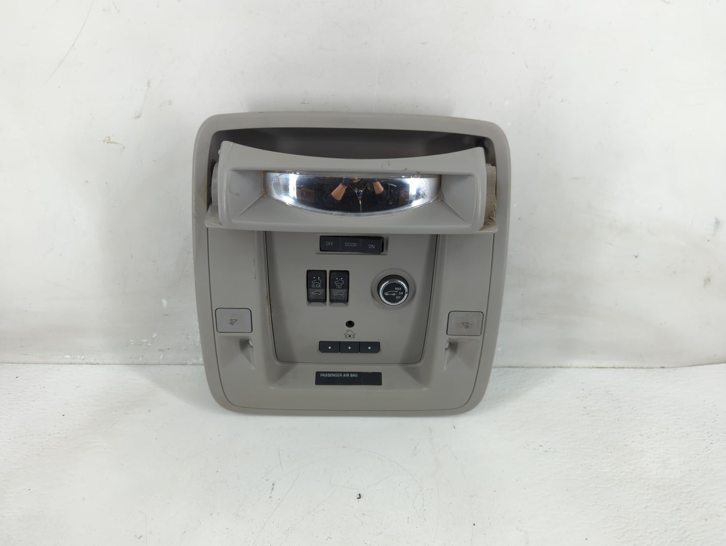 Chevrolet Suburban 1500 Overhead Roof Console 1239489 - Oemusedautoparts1.com