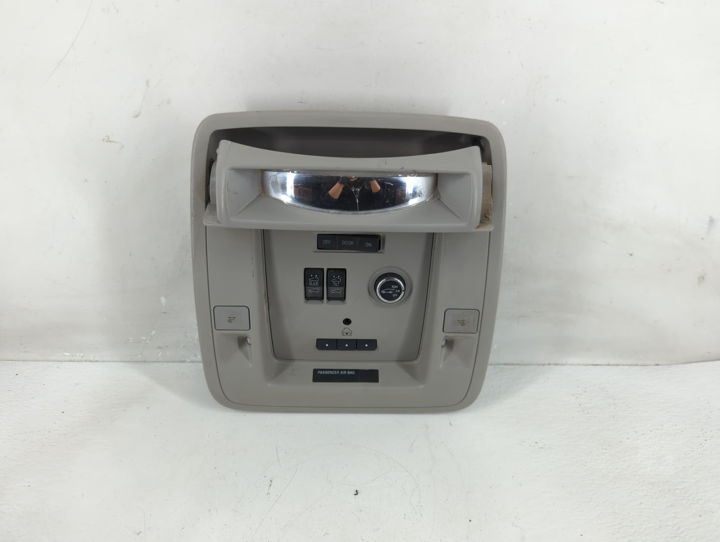 Chevrolet Suburban 1500 Overhead Roof Console 1239489 - Oemusedautoparts1.com