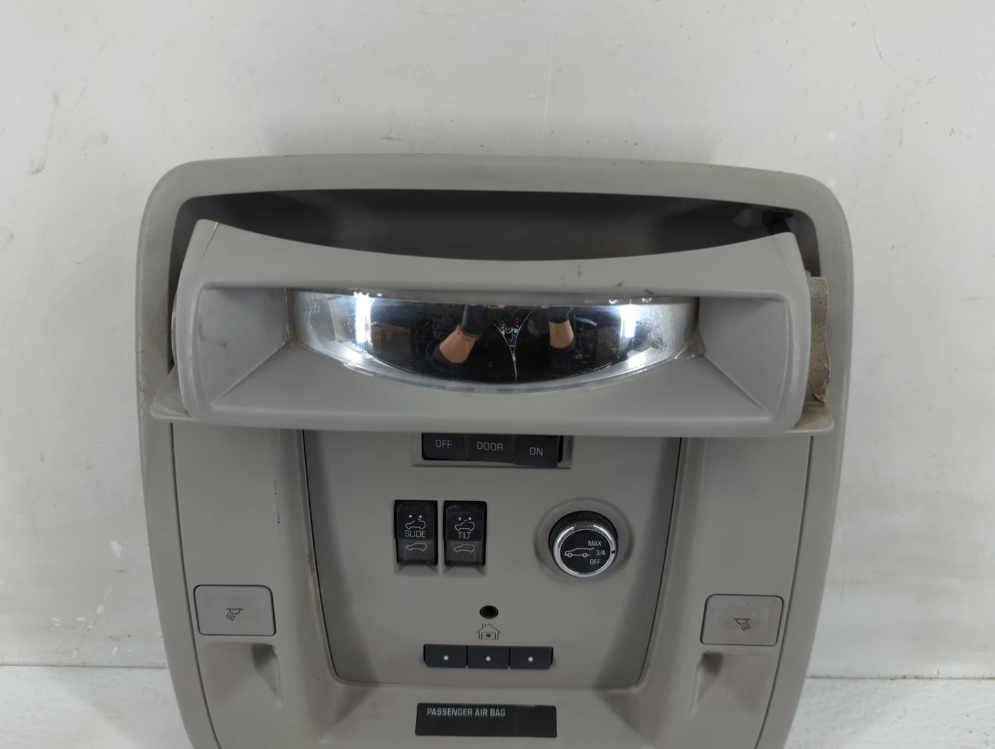 Chevrolet Suburban 1500 Overhead Roof Console 1239489 - Oemusedautoparts1.com