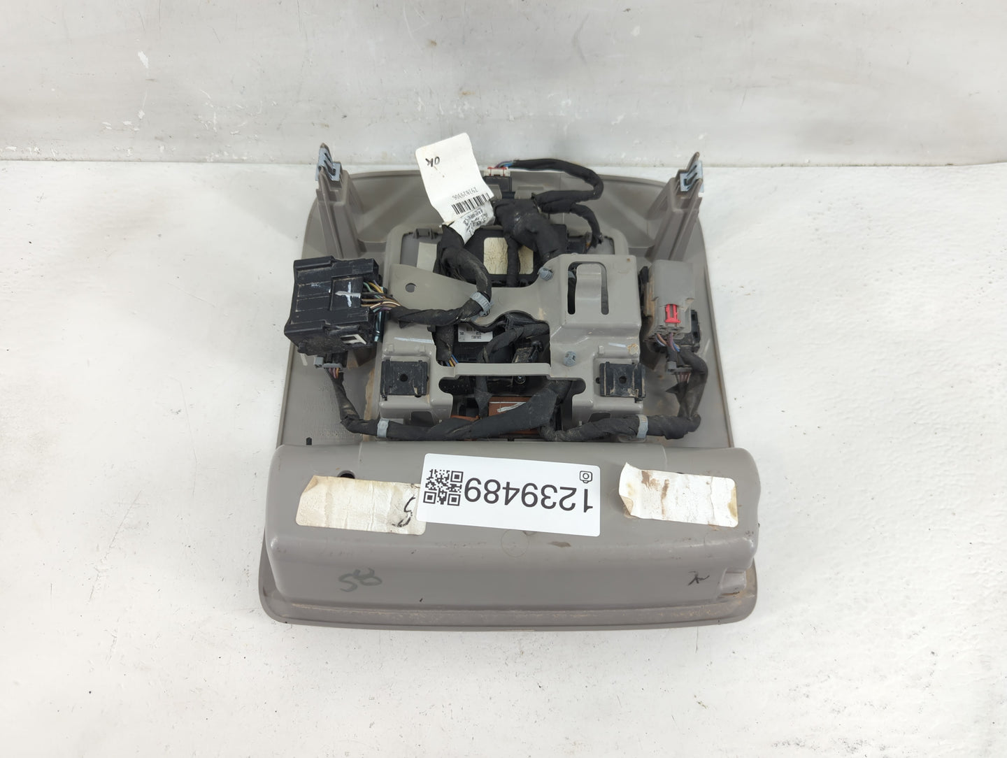 Chevrolet Suburban 1500 Overhead Roof Console 1239489 - Oemusedautoparts1.com