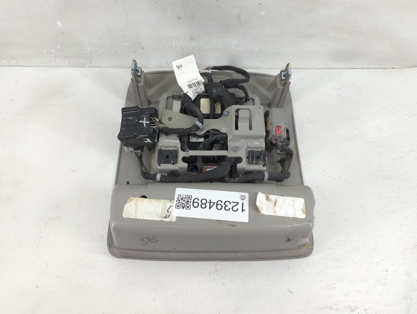 Chevrolet Suburban 1500 Overhead Roof Console 1239489 - Oemusedautoparts1.com