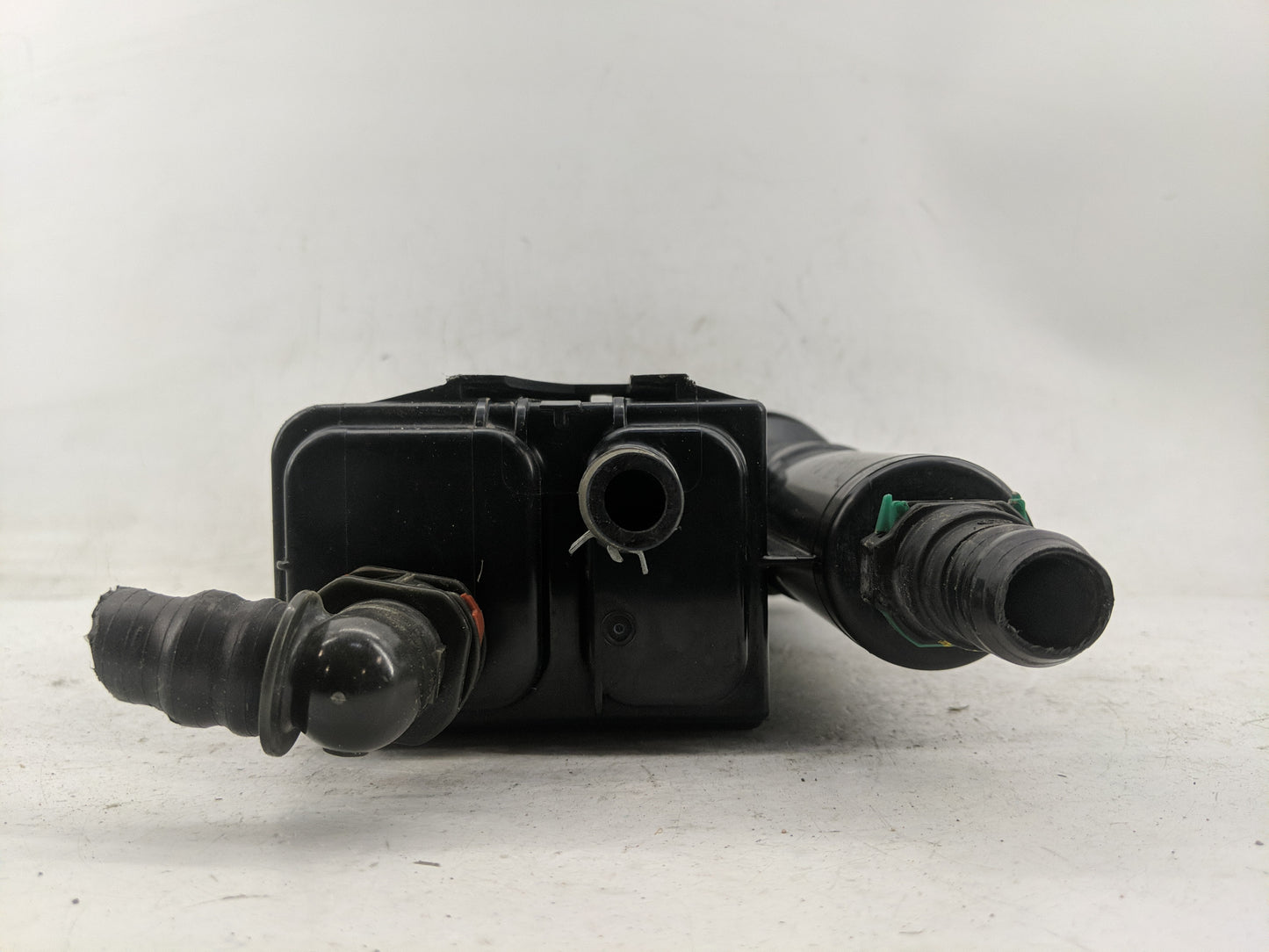 2016 Chevrolet Suburban 1500 Fuel Vapor Charcoal Canister - Oemusedautoparts1.com