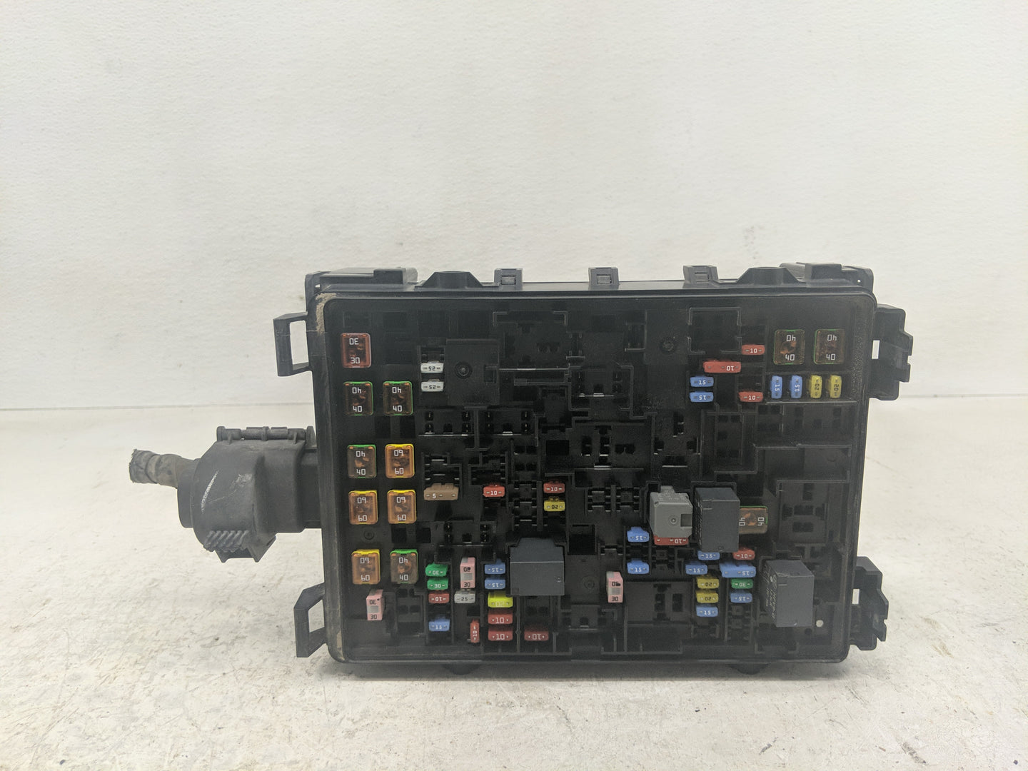 2016 Chevrolet Suburban 1500 Fusebox Fuse Box Panel Relay Module P/N:718845576 23225905 Fits Fits 2015 2017 2018 2019 2020 O