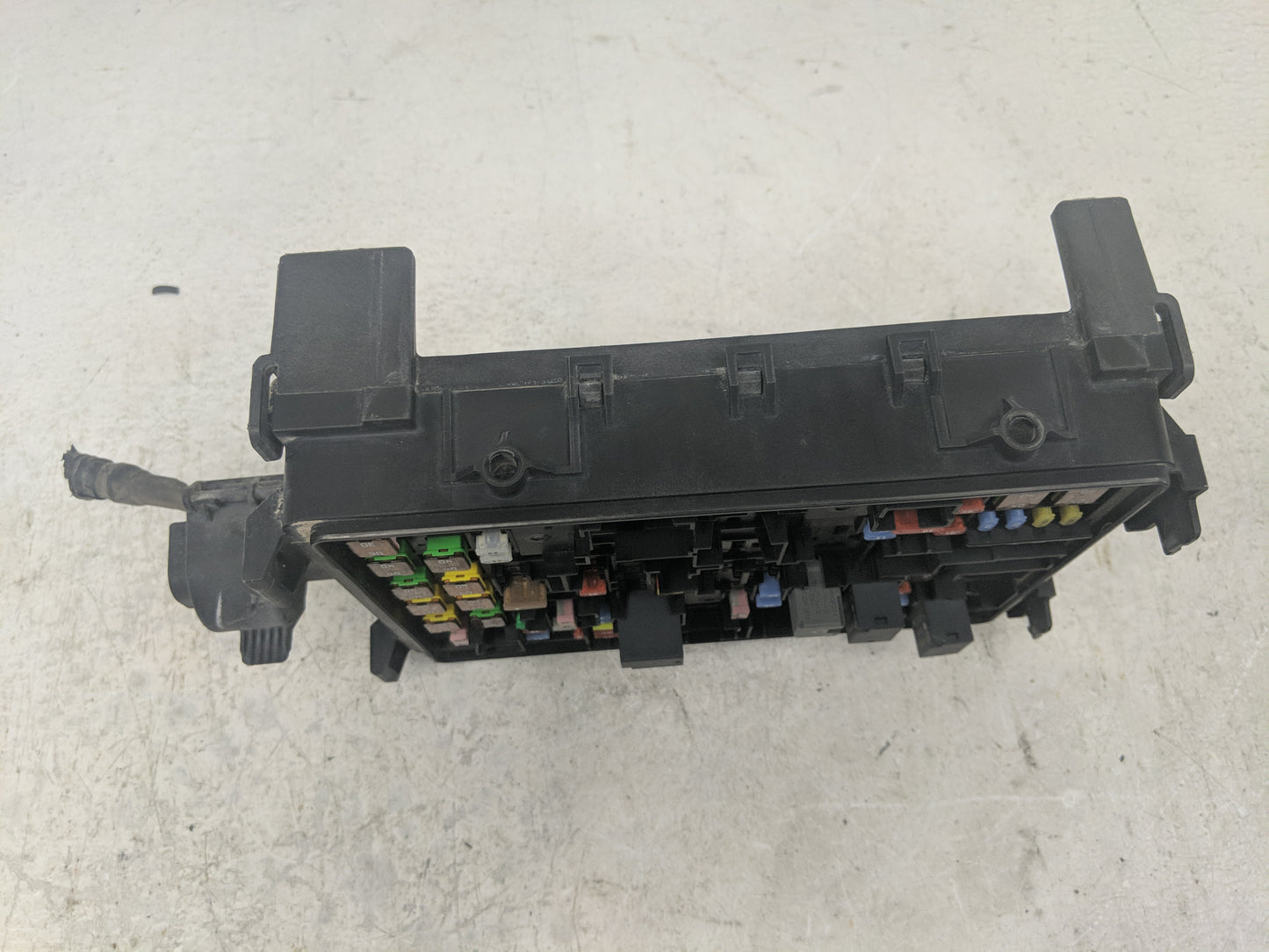 2016 Chevrolet Suburban 1500 Fusebox Fuse Box Panel Relay Module P/N:718845576 23225905 Fits Fits 2015 2017 2018 2019 2020 O