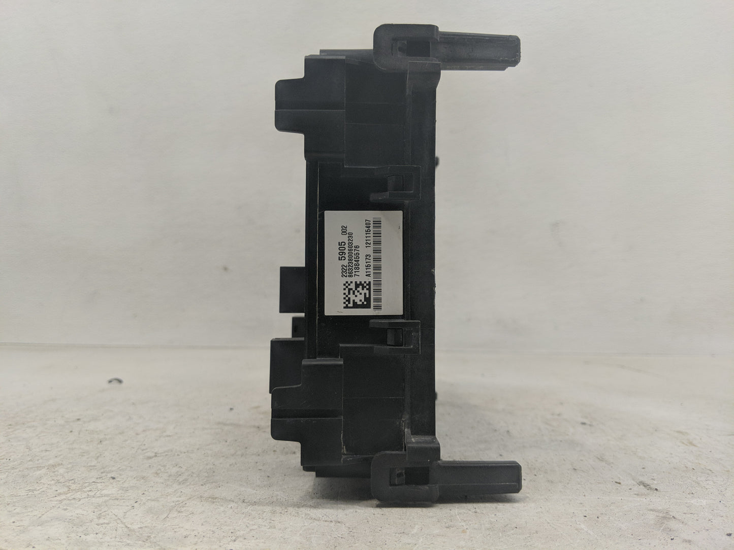 2016 Chevrolet Suburban 1500 Fusebox Fuse Box Panel Relay Module P/N:718845576 23225905 Fits Fits 2015 2017 2018 2019 2020 O