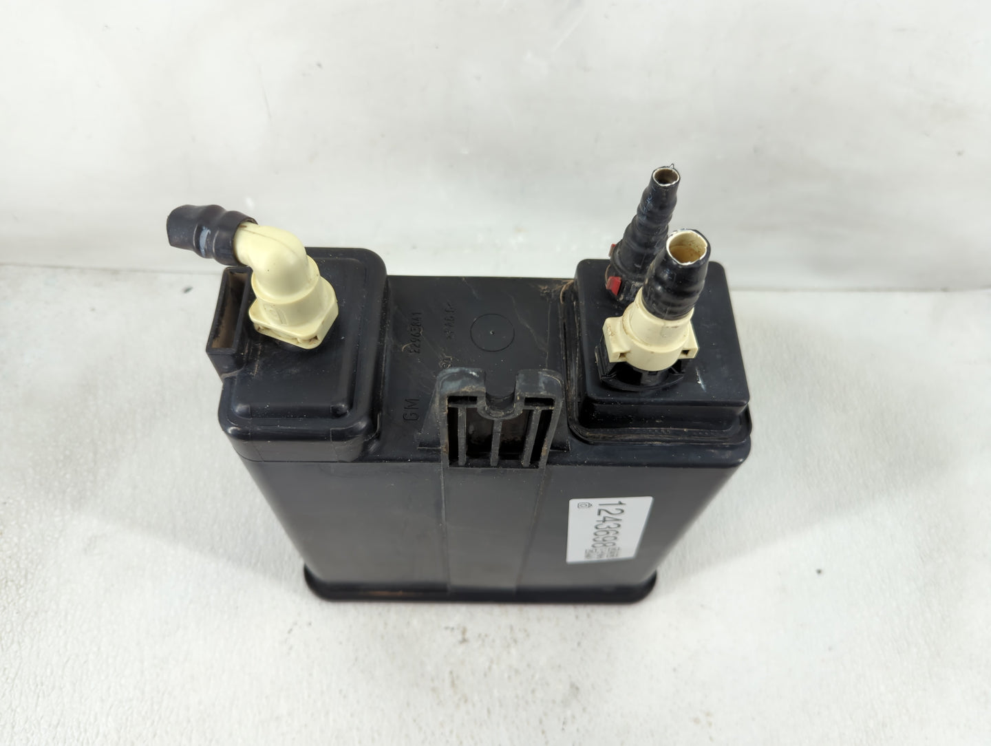 2016 Chevrolet Suburban 1500 Fuel Vapor Charcoal Canister - Oemusedautoparts1.com
