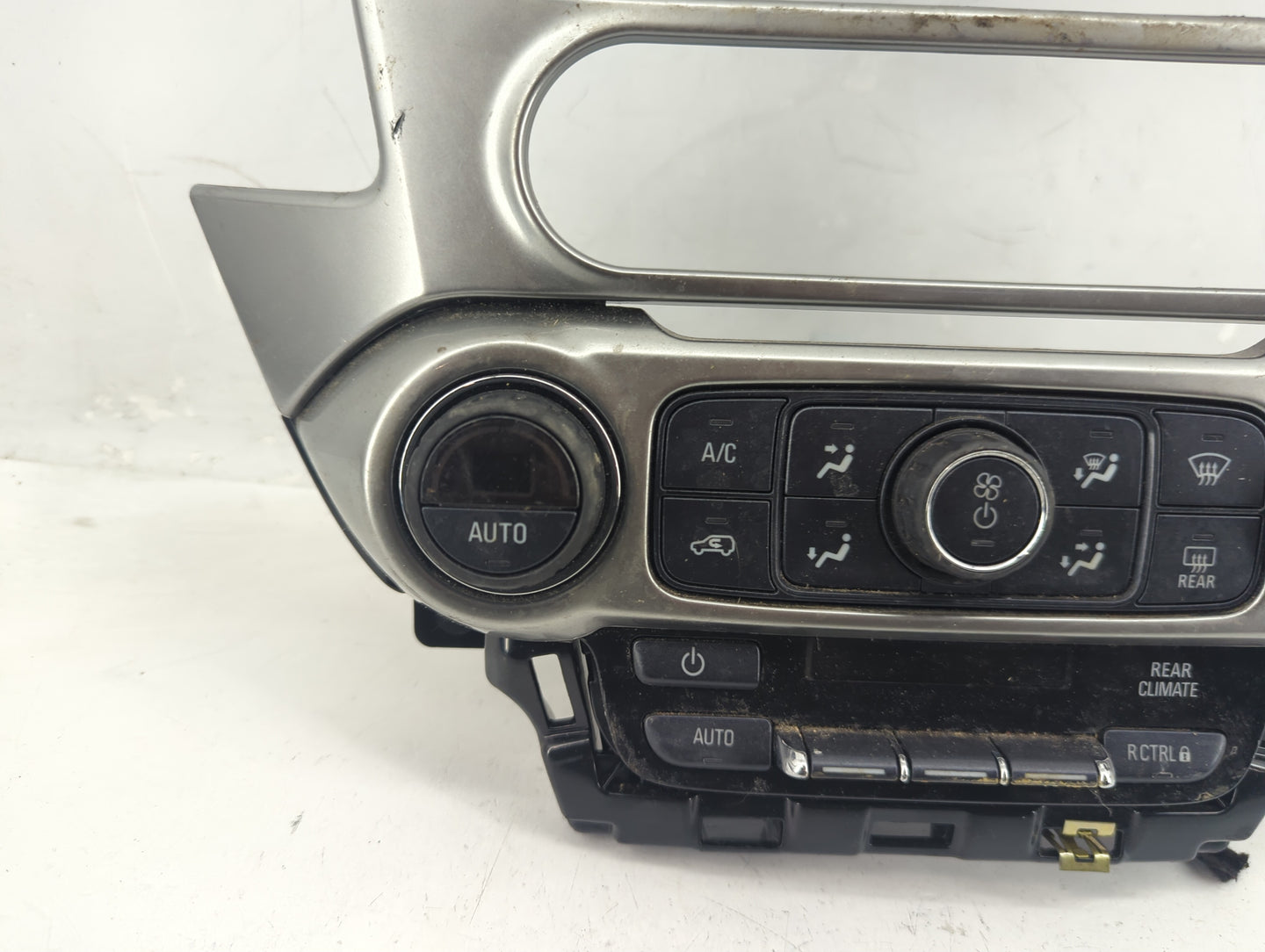 2016 Chevrolet Suburban 1500 Climate Control Module Temperature AC/Heater Replacement P/N:815372982 23251607 Fits OEM Used A