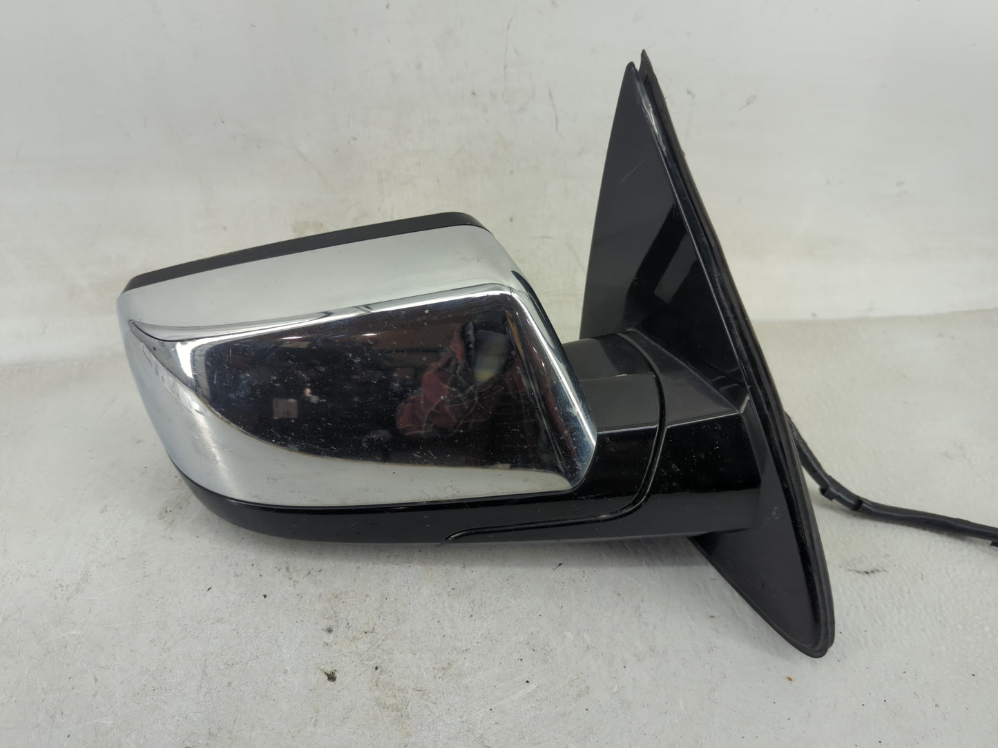 2016 Chevrolet Suburban 1500 Passenger Side View Mirror - Right Door Mirror OEM Used - Oemusedautoparts1.com
