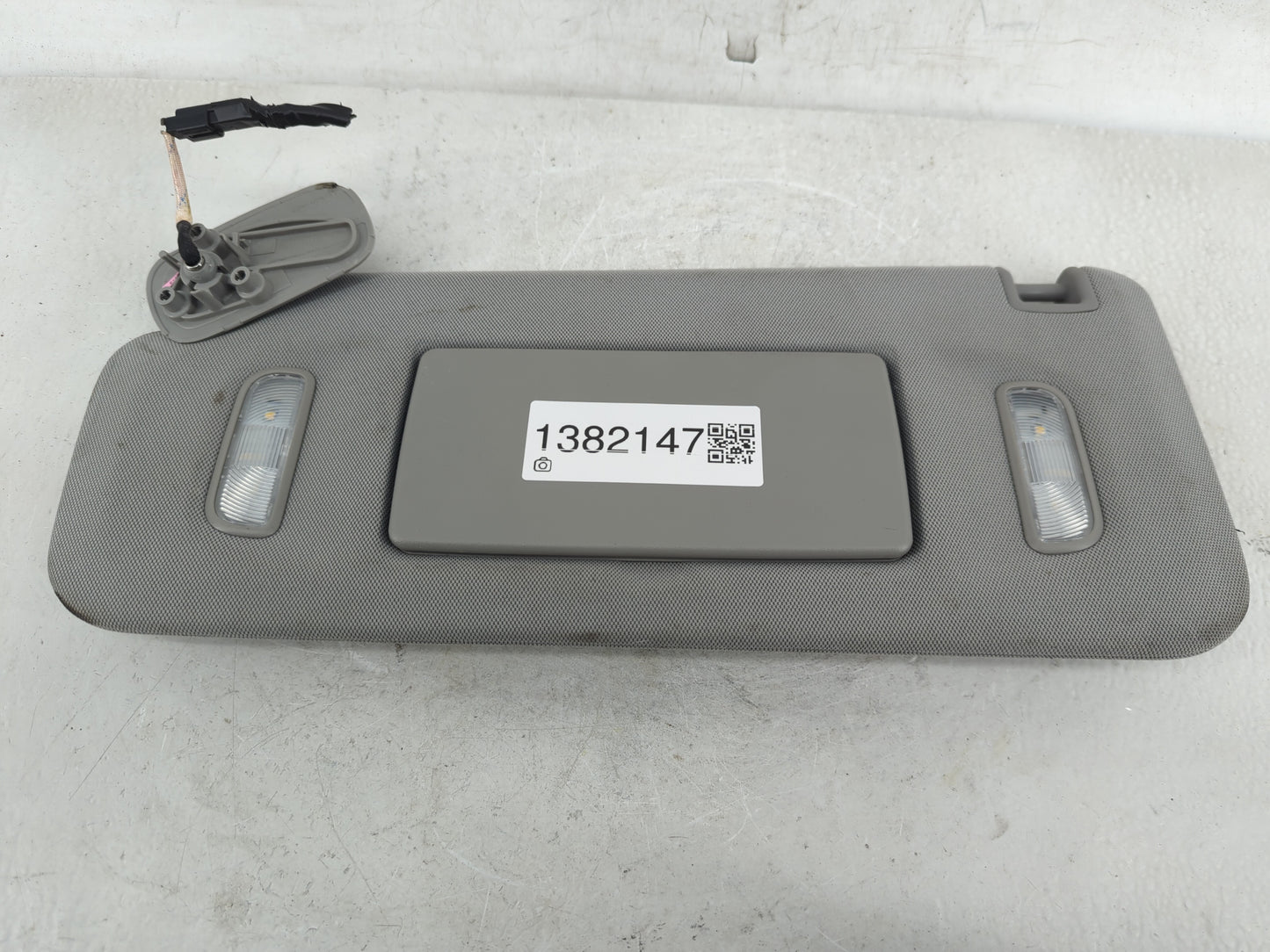 2016 Chevrolet Suburban 1500 Sun Visor Shade Replacement Passenger Right Mirror Fits Fits 2015 2017 2018 2019 2020 OEM Used 