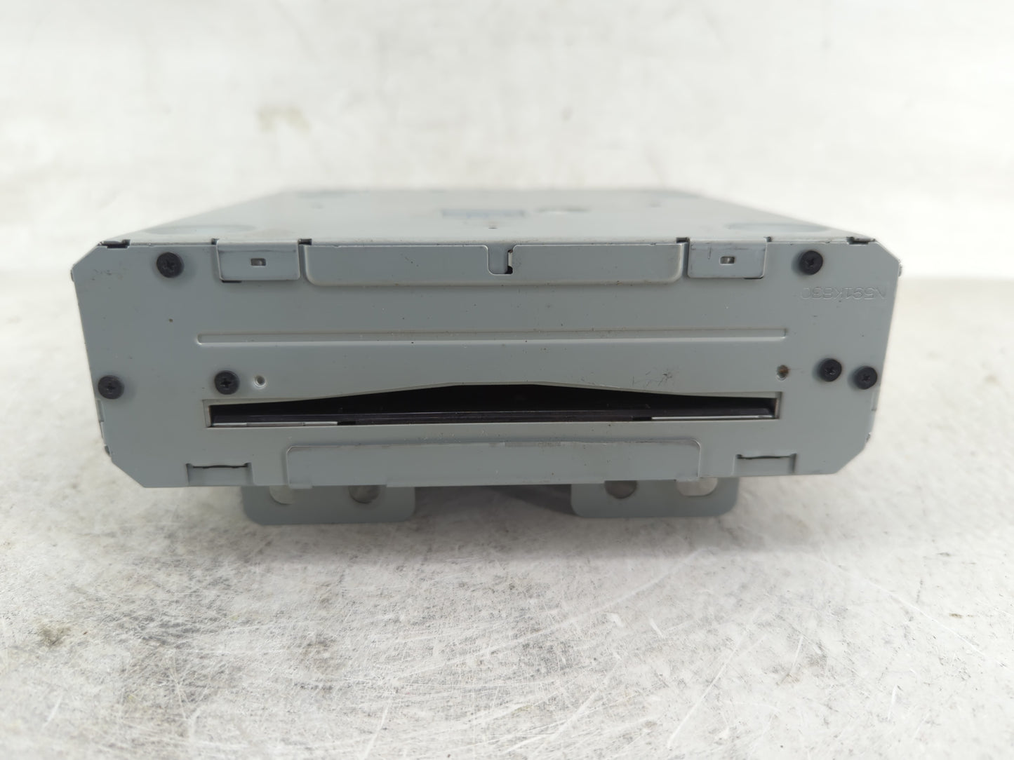 2016 Chevrolet Suburban 1500 Radio AM FM Cd Player Receiver Replacement P/N:23395933 Fits OEM Used Auto Parts - Oemusedautop