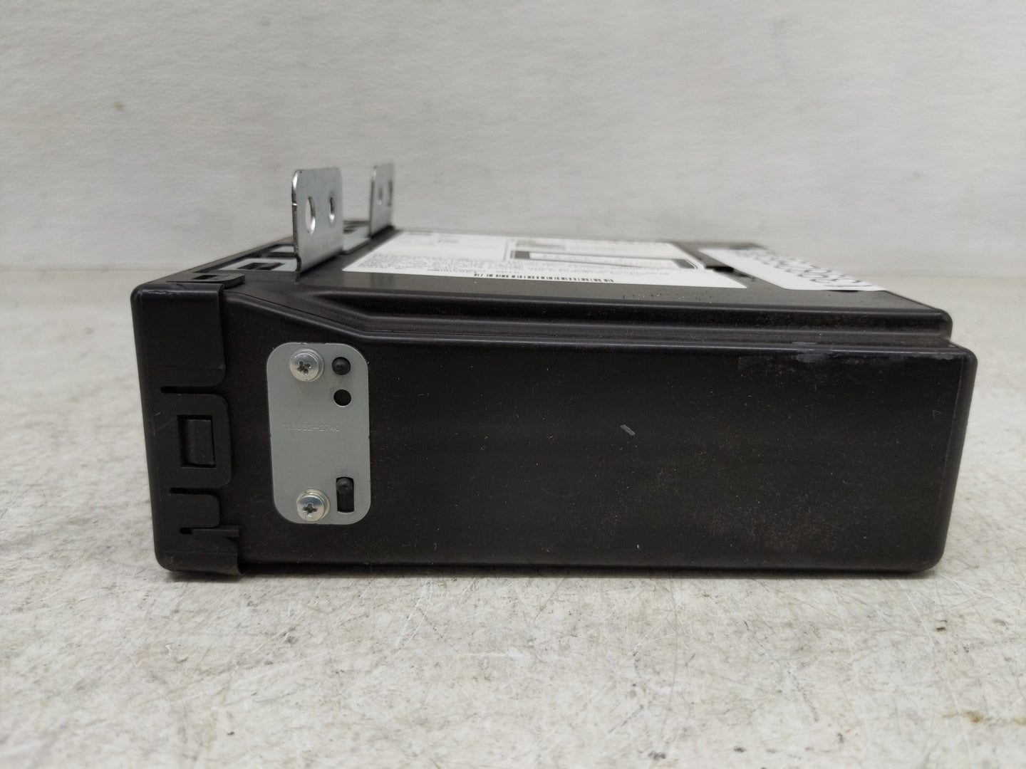 2016 Chevrolet Suburban 1500 Radio AM FM Cd Player Receiver Replacement P/N:13594480 Fits OEM Used Auto Parts - Oemusedautop