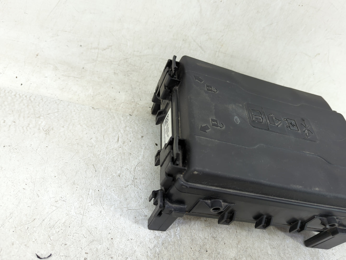 2016 Chevrolet Suburban 1500 Fusebox Fuse Box Panel Relay Module P/N:23418066 Fits Fits 2015 2017 2018 2019 2020 OEM Used Au