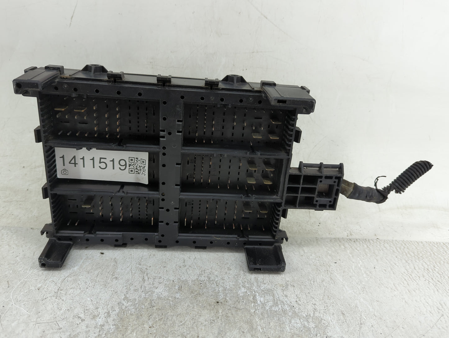 2016 Chevrolet Suburban 1500 Fusebox Fuse Box Panel Relay Module P/N:23418066 Fits Fits 2015 2017 2018 2019 2020 OEM Used Au