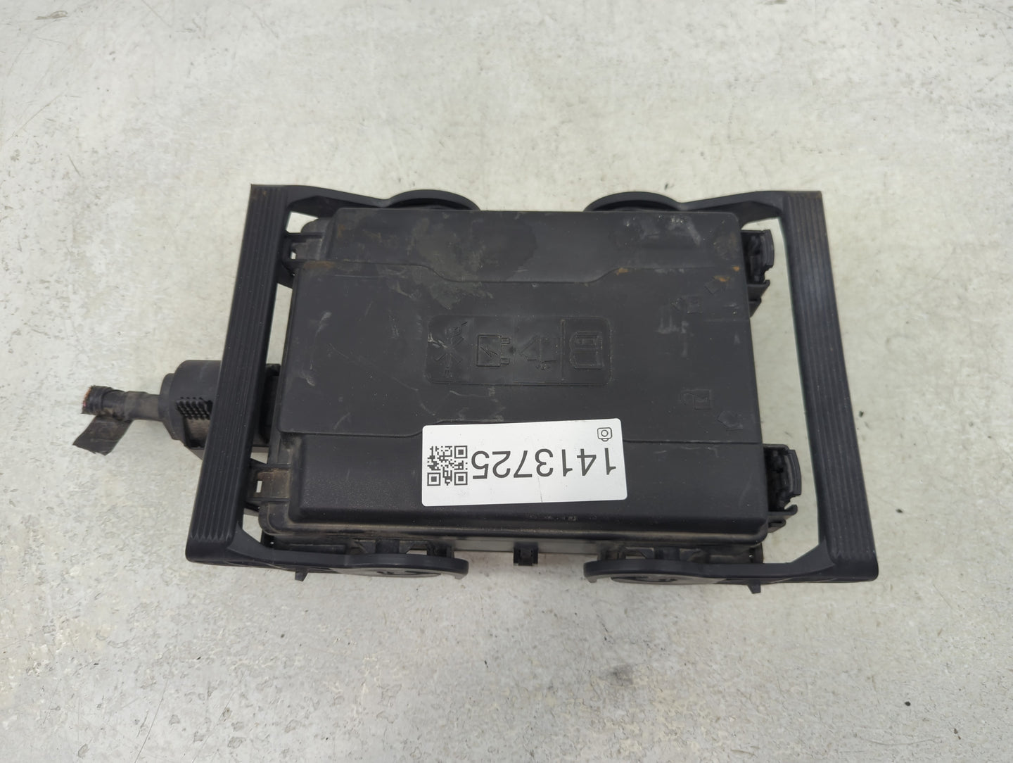2016 Chevrolet Suburban 1500 Fusebox Fuse Box Panel Relay Module P/N:23227061 Fits Fits 2015 2017 2018 2019 2020 OEM Used Au