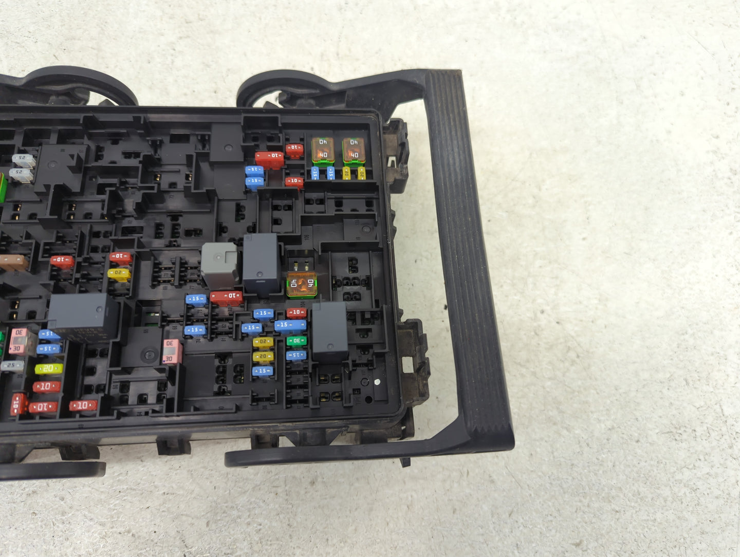2016 Chevrolet Suburban 1500 Fusebox Fuse Box Panel Relay Module P/N:23227061 Fits Fits 2015 2017 2018 2019 2020 OEM Used Au