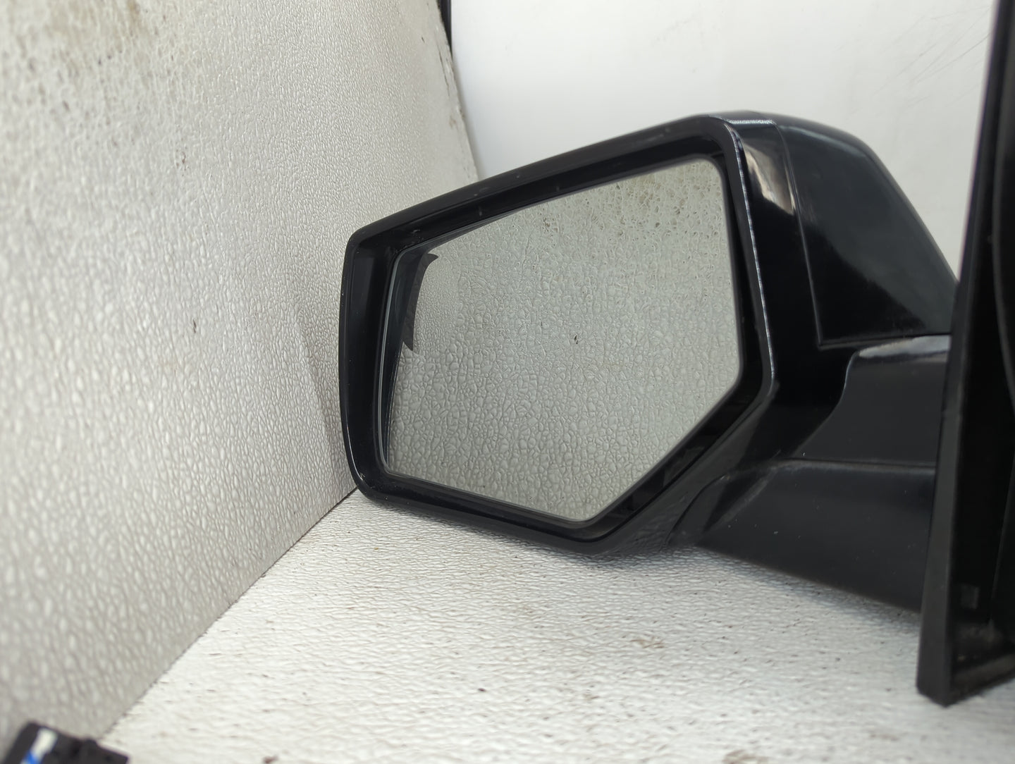 2016 Chevrolet Suburban 1500 Driver Side View Mirror - Left Door Mirror OEM Used - Oemusedautoparts1.com