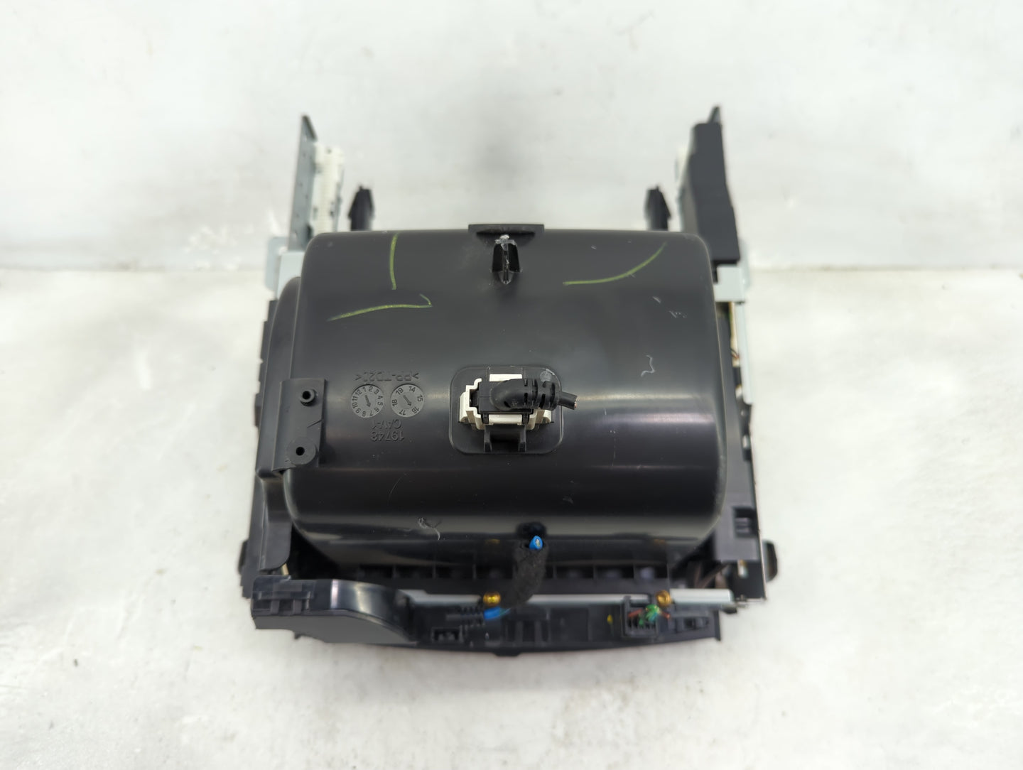 2016 Chevrolet Suburban 1500 Radio AM FM Cd Player Receiver Replacement P/N:23383726 7370100000000X, 815372982 Fits OEM Used