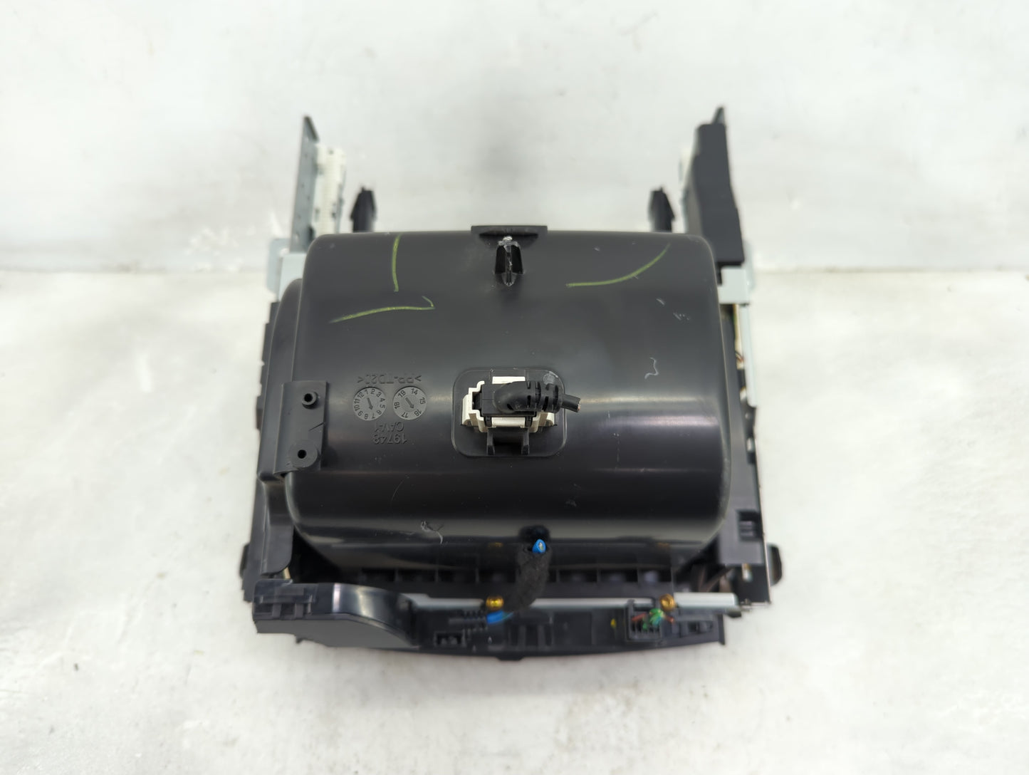 2016 Chevrolet Suburban 1500 Radio AM FM Cd Player Receiver Replacement P/N:23383726 7370100000000X, 815372982 Fits OEM Used