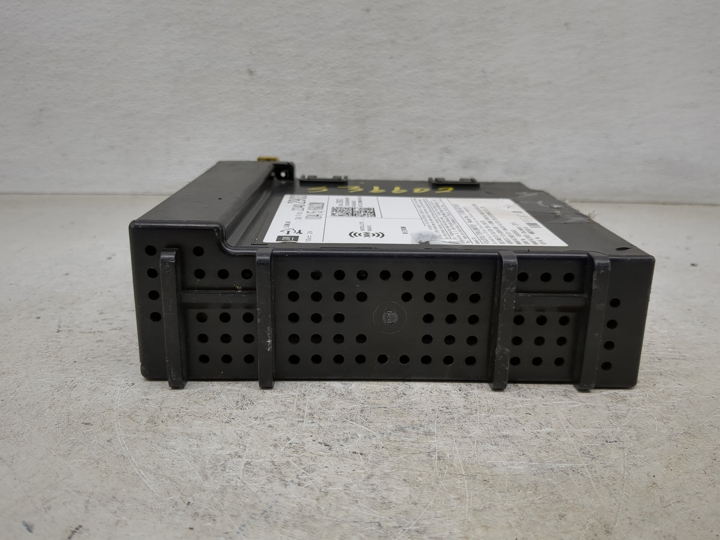 2016 Chevrolet Suburban 1500 Radio AM FM Cd Player Receiver Replacement P/N:23402903 Fits Fits 2017 OEM Used Auto Parts - Oe
