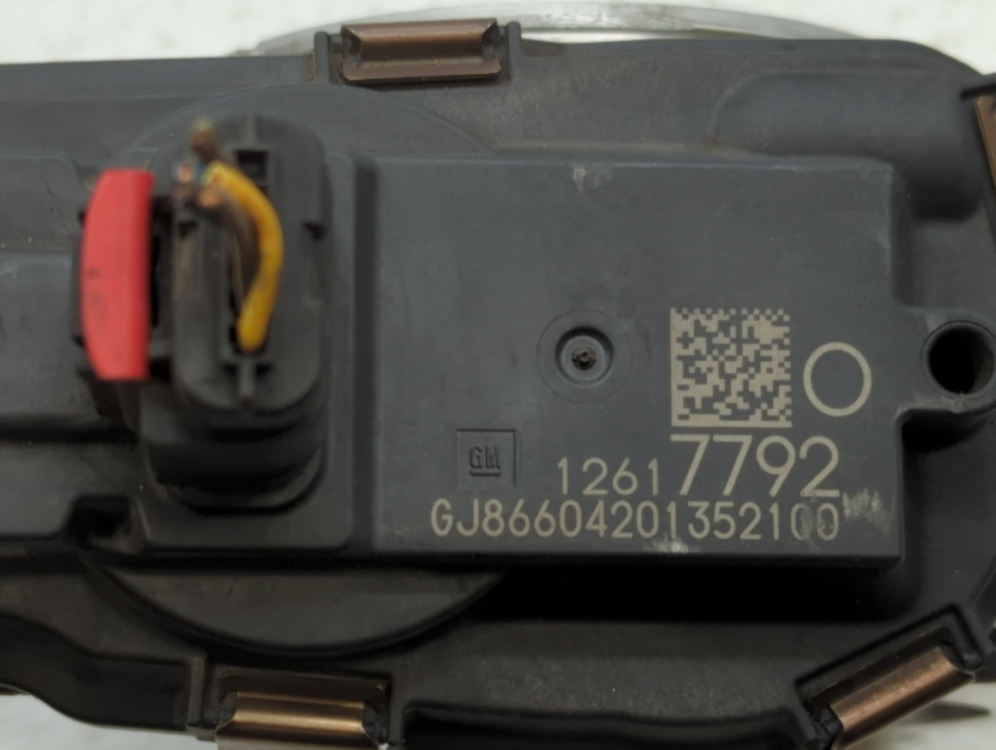 2016 Chevrolet Suburban 1500 Throttle Body P/N:12617792 Fits Fits 2014 2015 2017 2018 2019 2020 2021 2022 OEM Used Auto Part