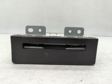 Chevrolet Suburban 1500 Am Fm Cd Player Radio Receiver - Oemusedautoparts1.com