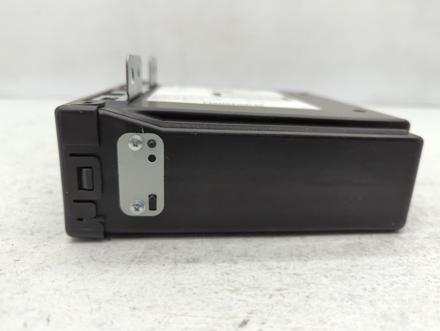 Chevrolet Suburban 1500 Am Fm Cd Player Radio Receiver - Oemusedautoparts1.com